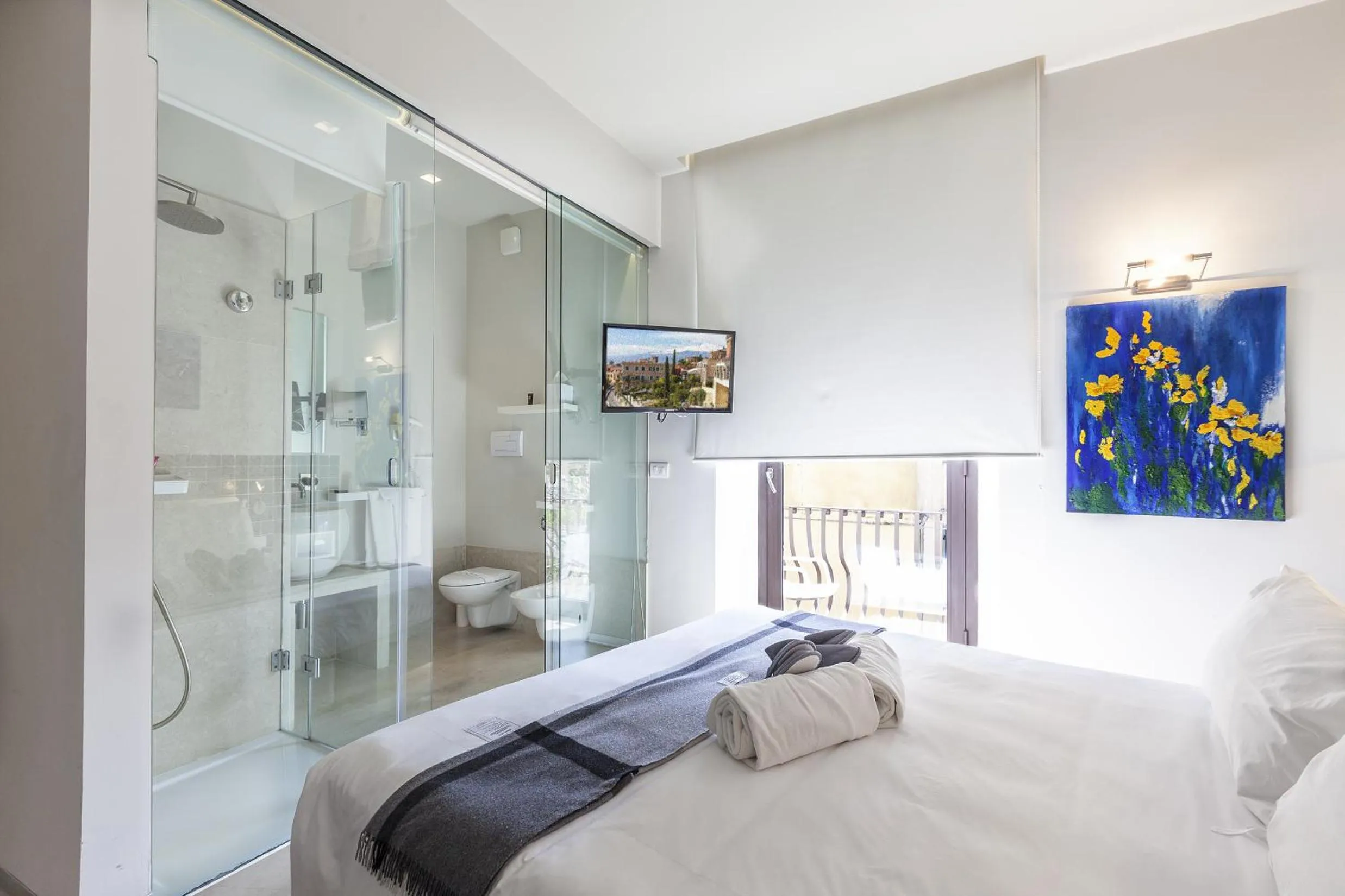 Photo of the whole room, TV/Entertainment Center in Porta del Tocco Design Rooms