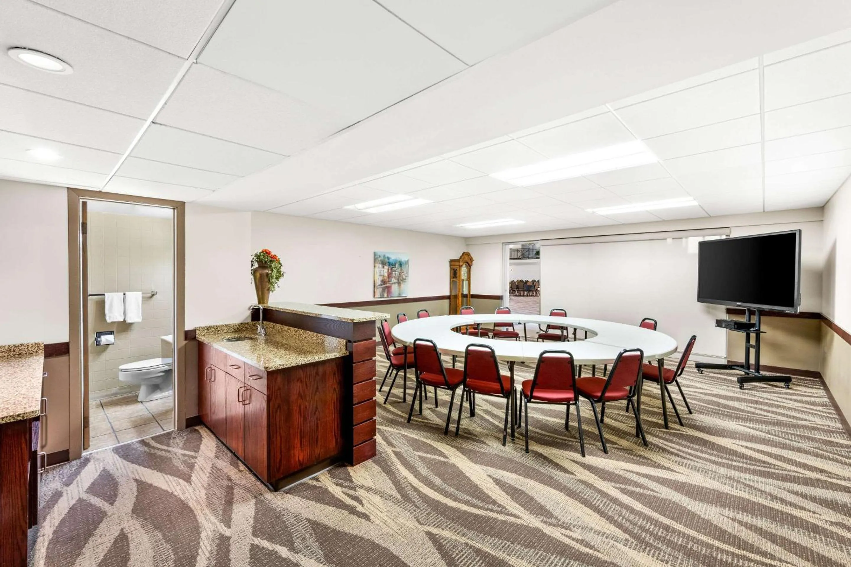 Meeting/conference room in Ramada by Wyndham Columbus Hotel & Conference Center