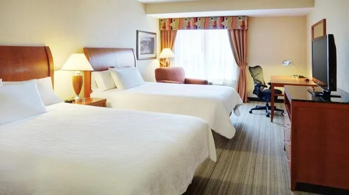 Bed in Hilton Garden Inn Toronto/Burlington