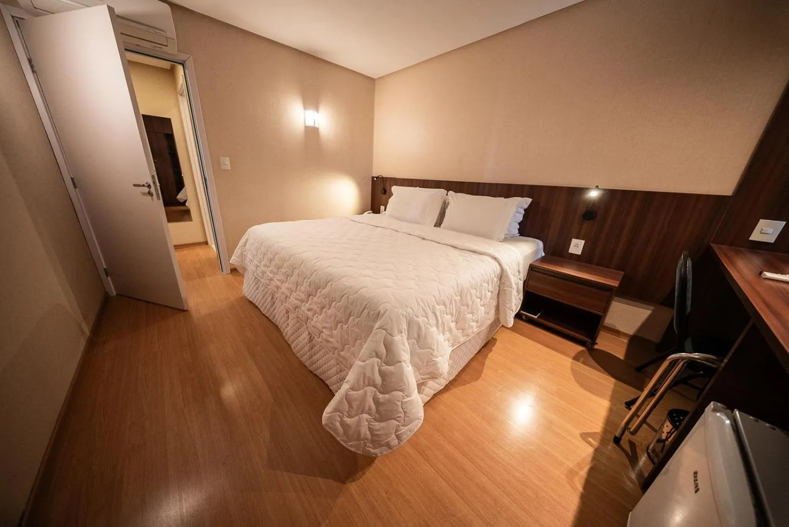 Bed in Hotel Serrano