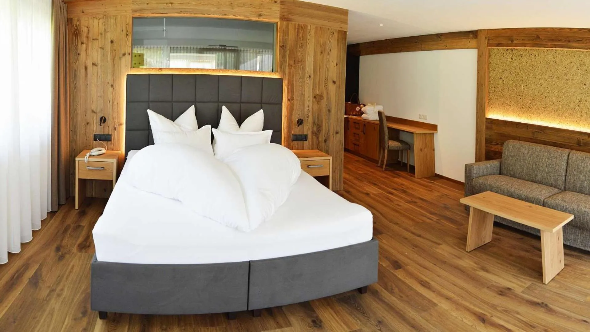 Bed in Hotel Trenker