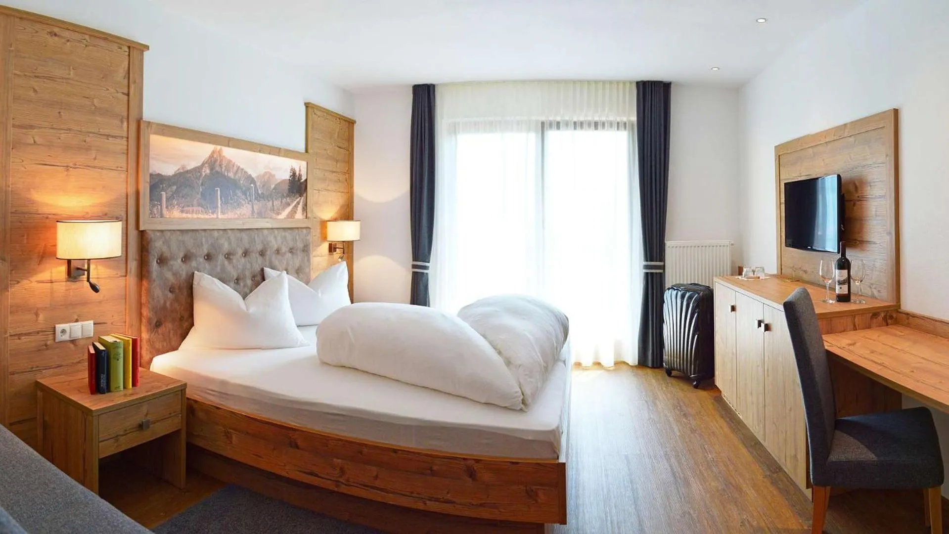 Bedroom, Bed in Hotel Trenker