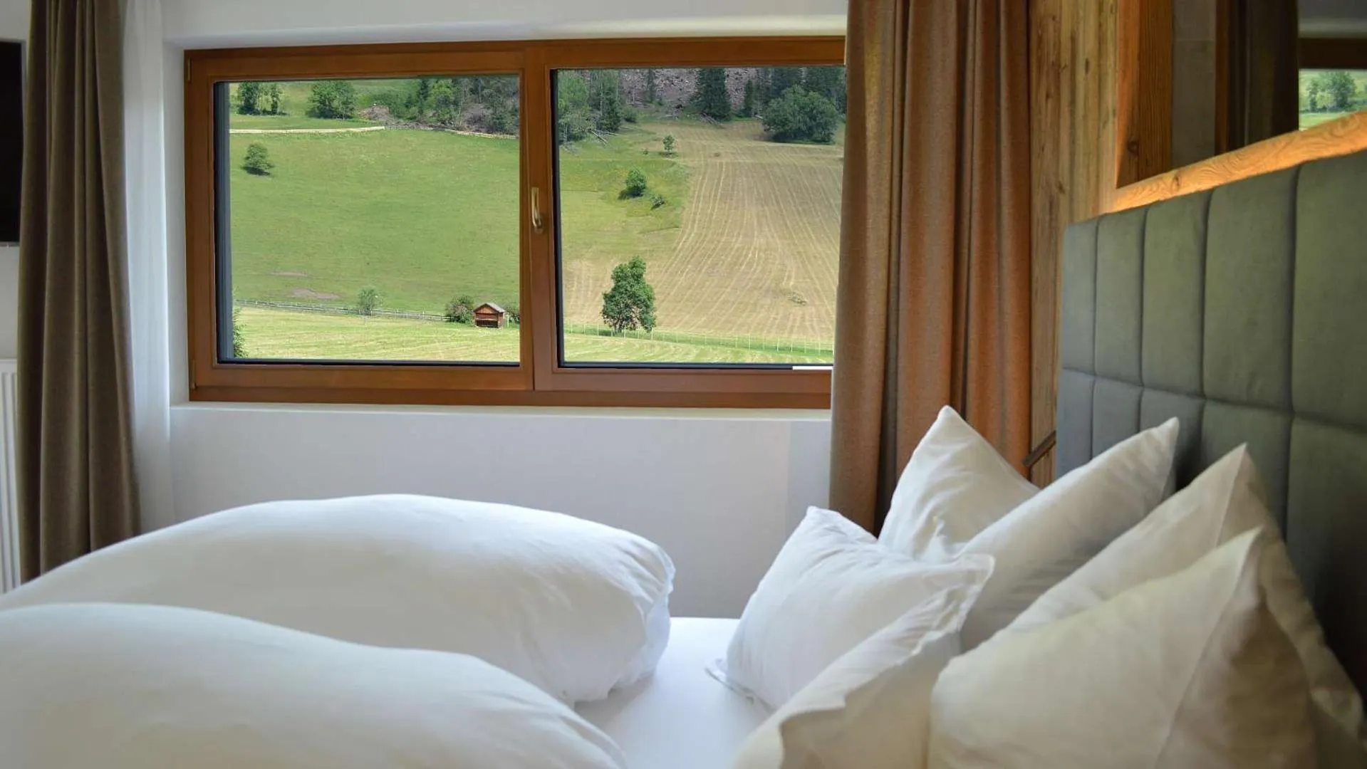 Bed in Hotel Trenker