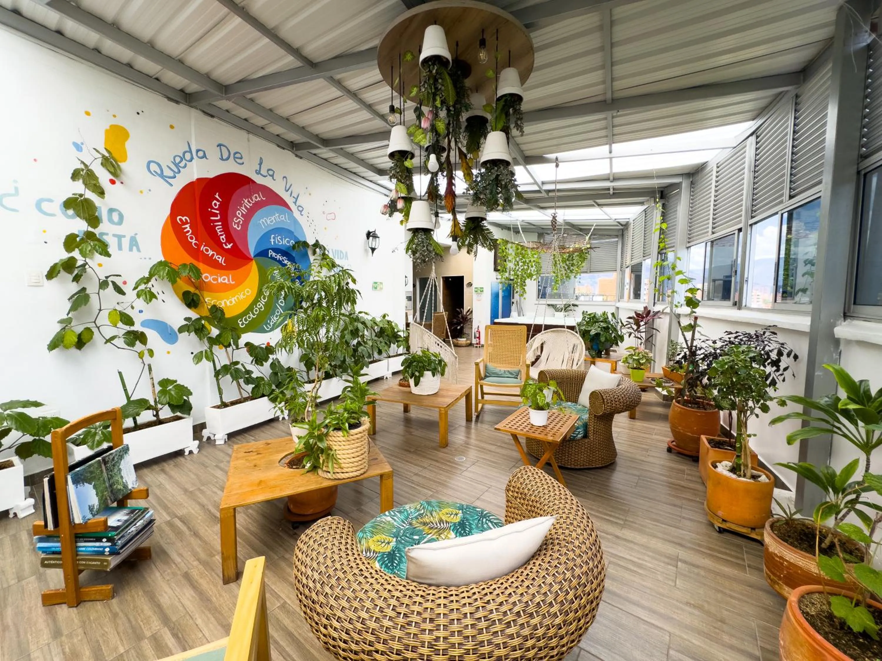 Living room in Hotel Bolivariana Plaza Medellin