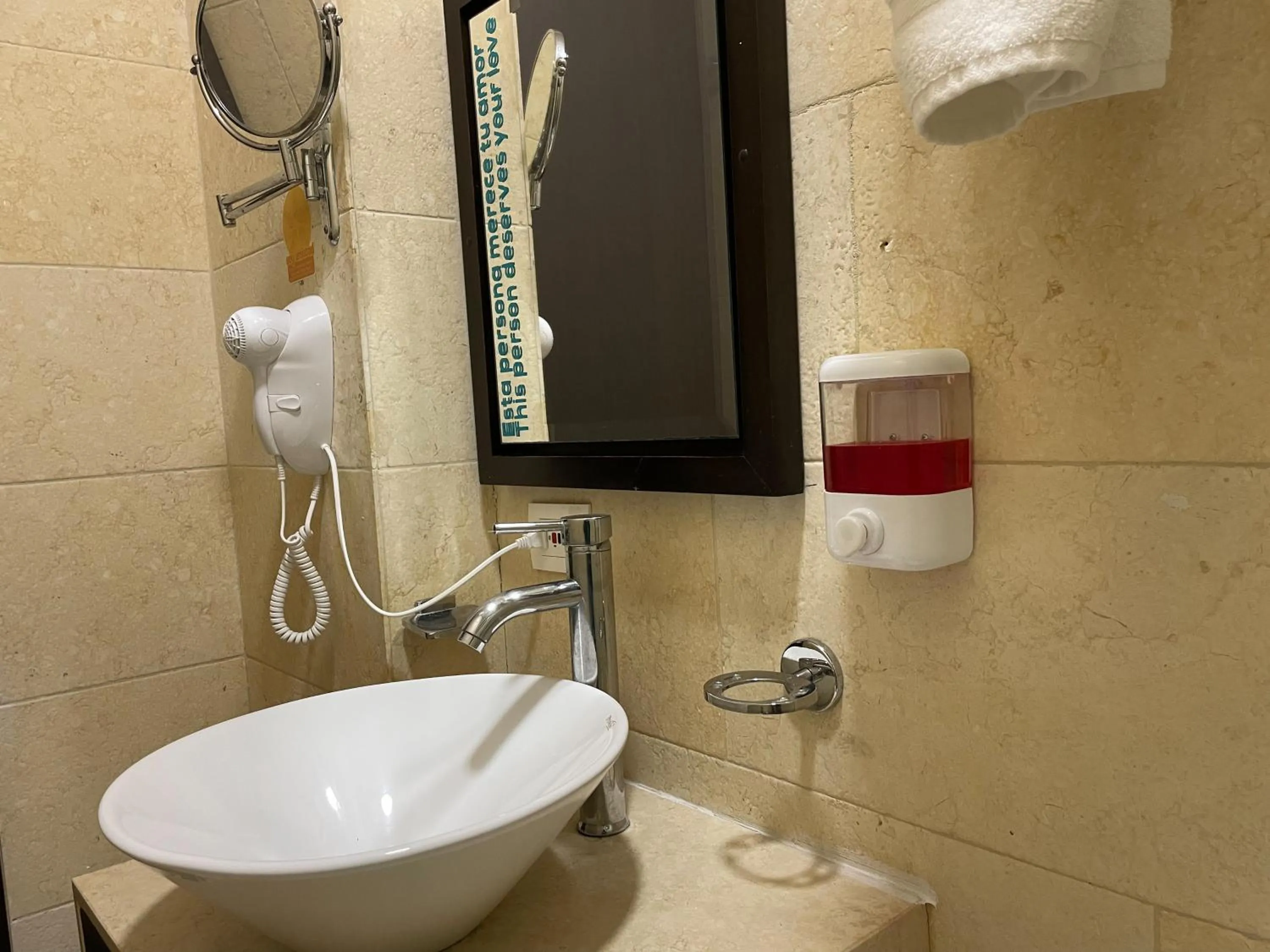 Bathroom in Hotel Bolivariana Plaza Medellin