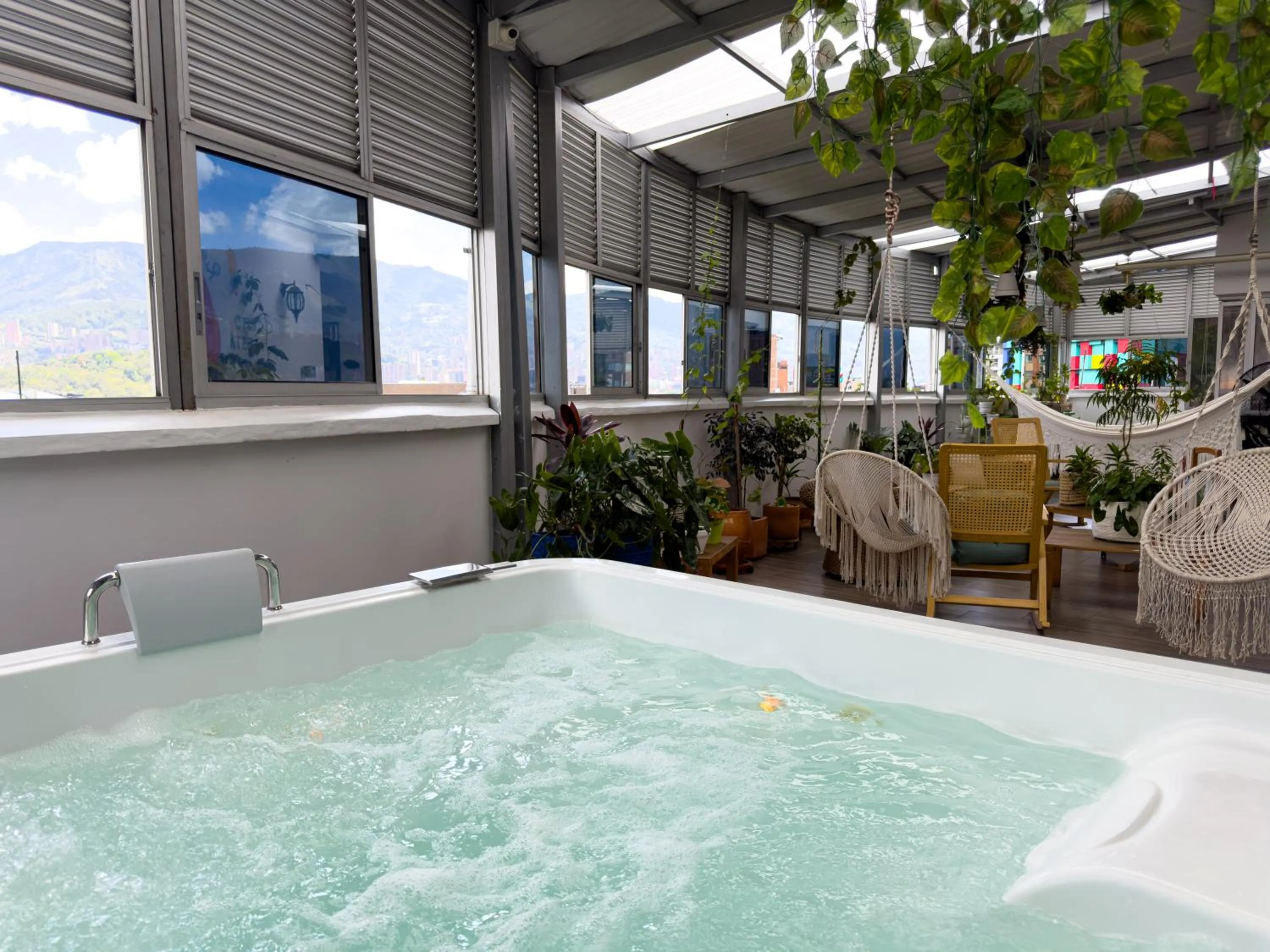 Hot Tub in Hotel Bolivariana Plaza Medellin