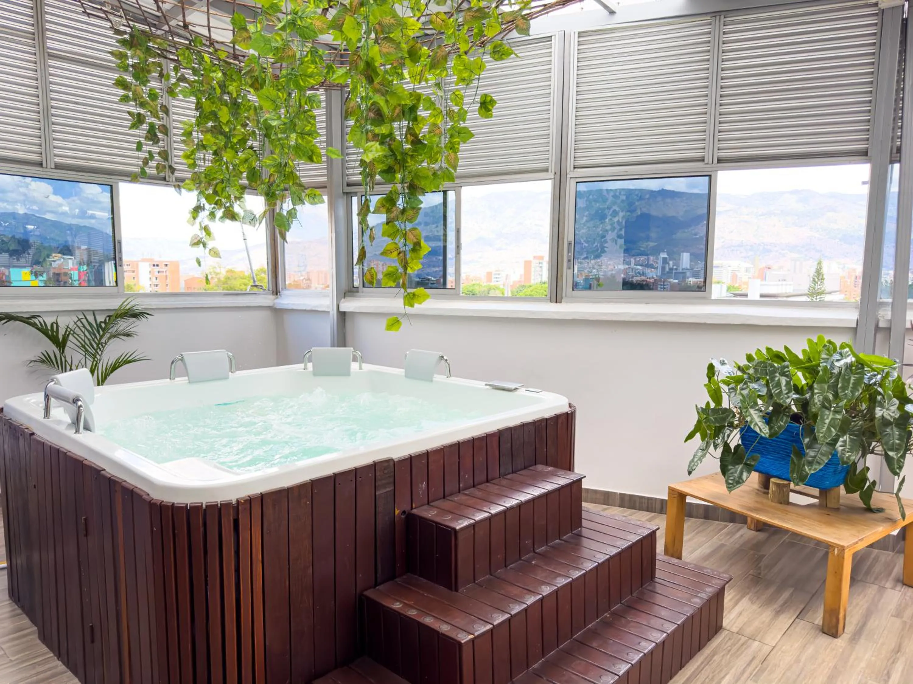 Hot Tub in Hotel Bolivariana Plaza Medellin