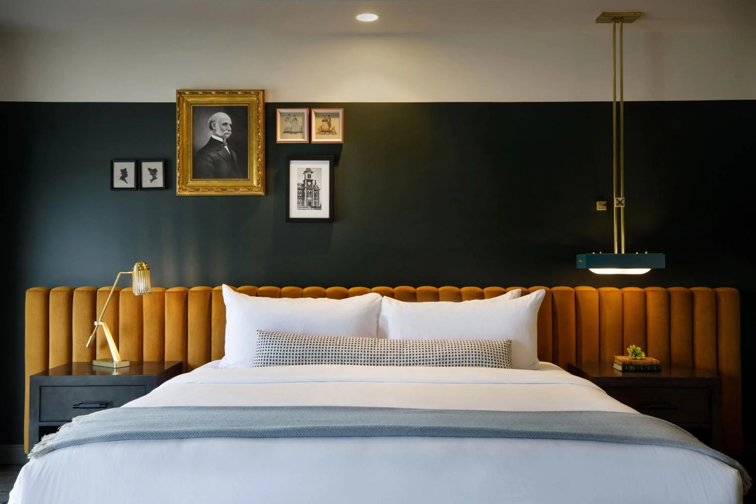 Photo of the whole room, Bed in Cyrus Hotel, Topeka, a Tribute Portfolio Hotel