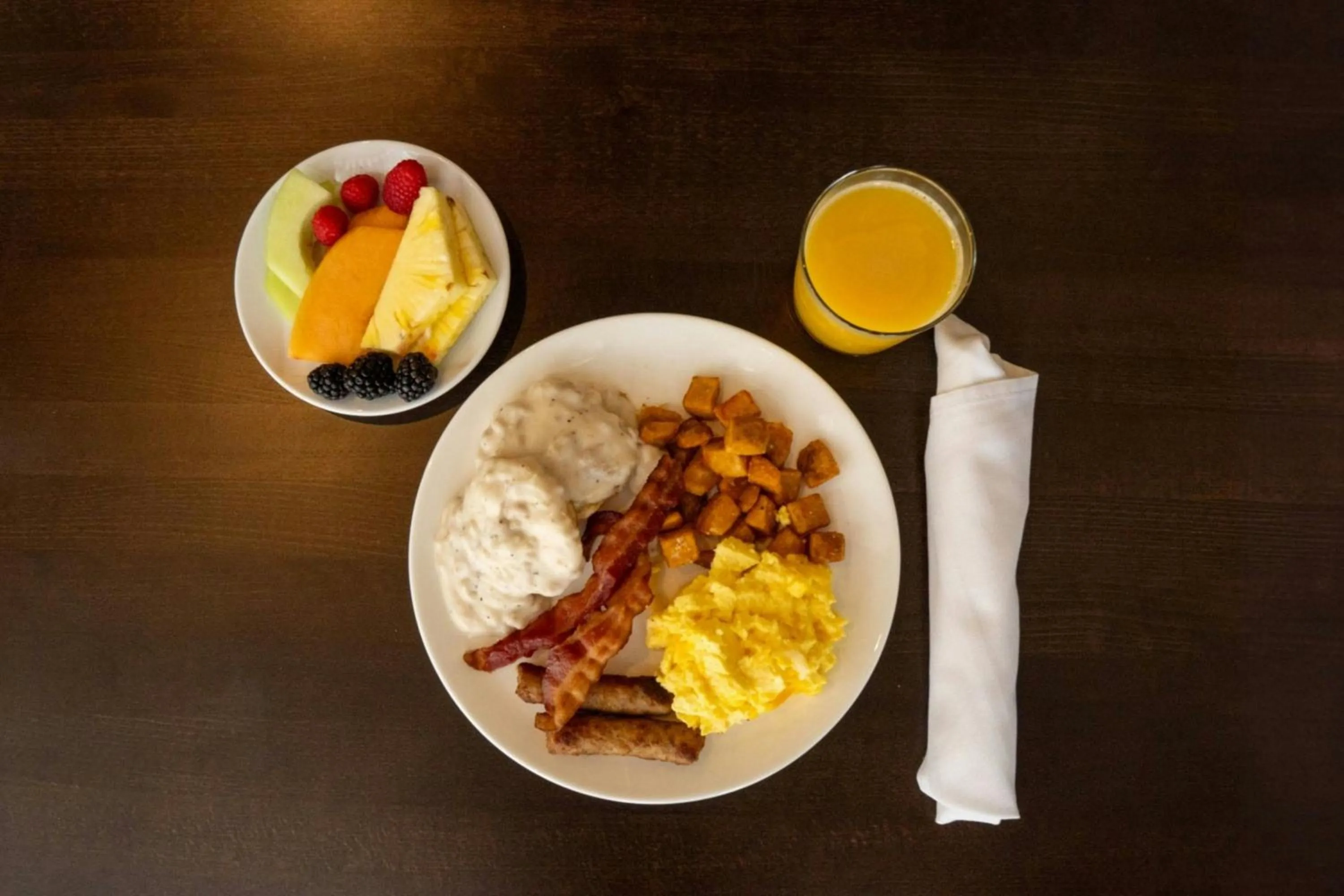 Breakfast in Cyrus Hotel, Topeka, a Tribute Portfolio Hotel