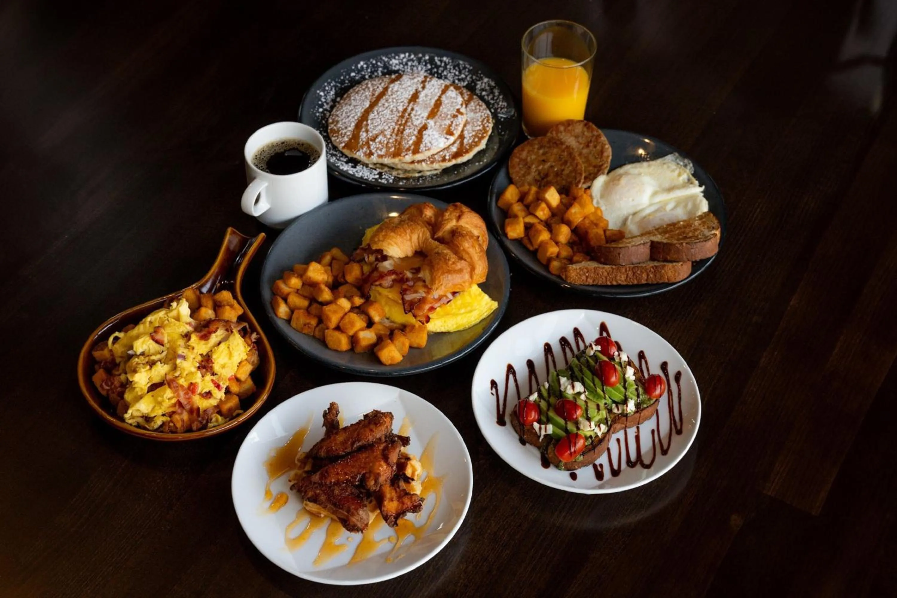 Breakfast in Cyrus Hotel, Topeka, a Tribute Portfolio Hotel