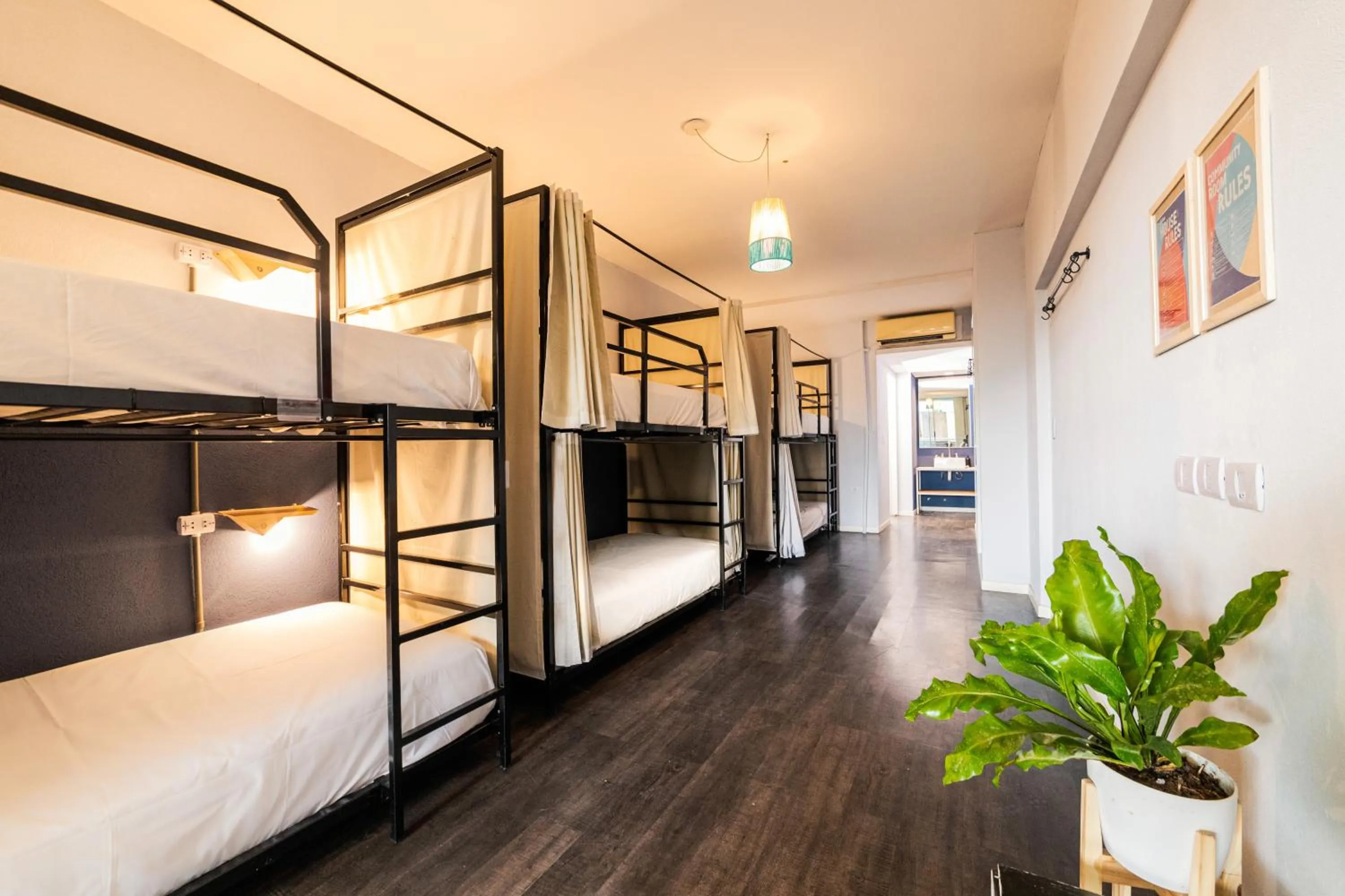 Bed in 6-Bed Female Dormitory Room in Socialtel Palermo