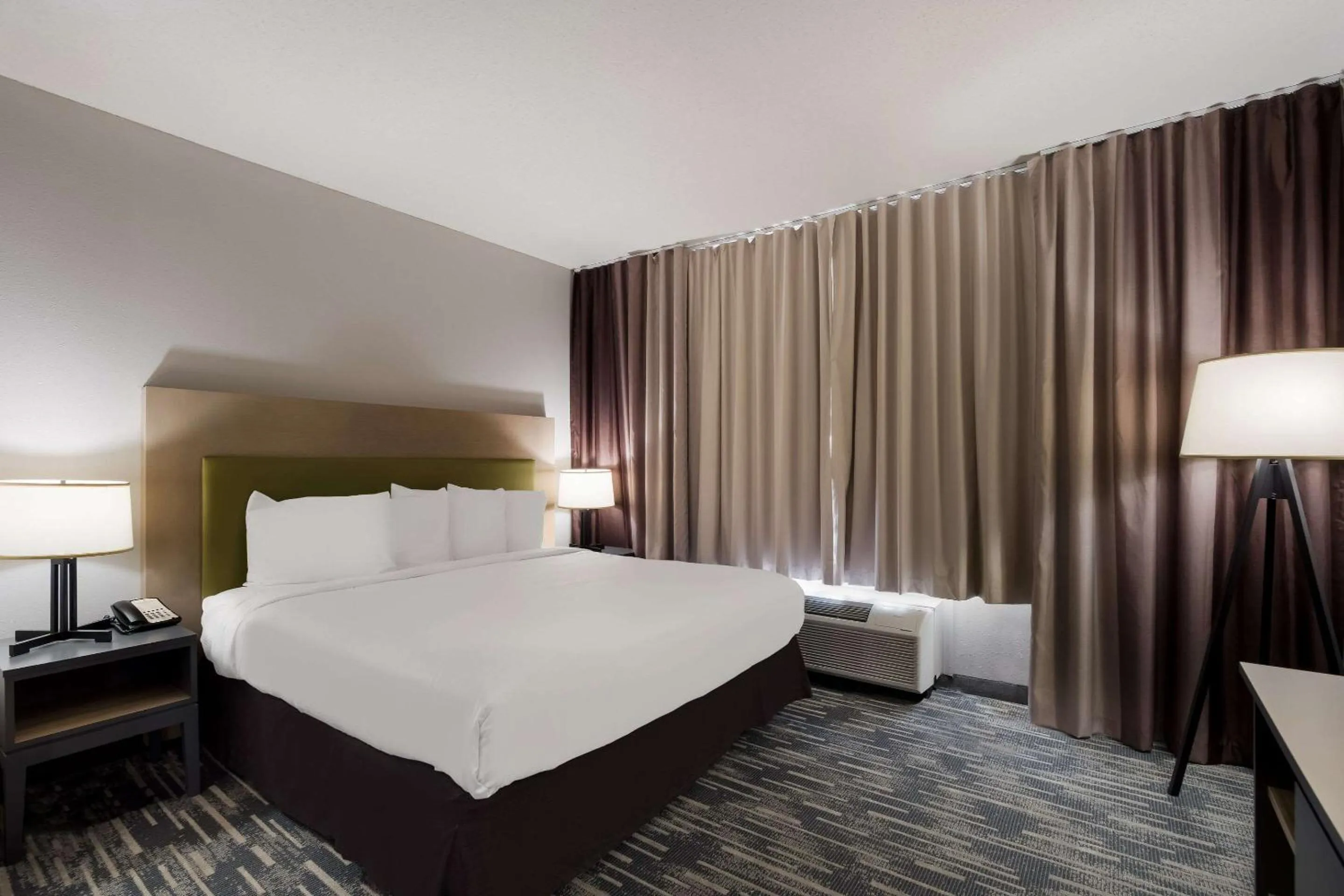 Bedroom, Bed in Country Inn & Suites by Radisson, Augusta at I-20, GA