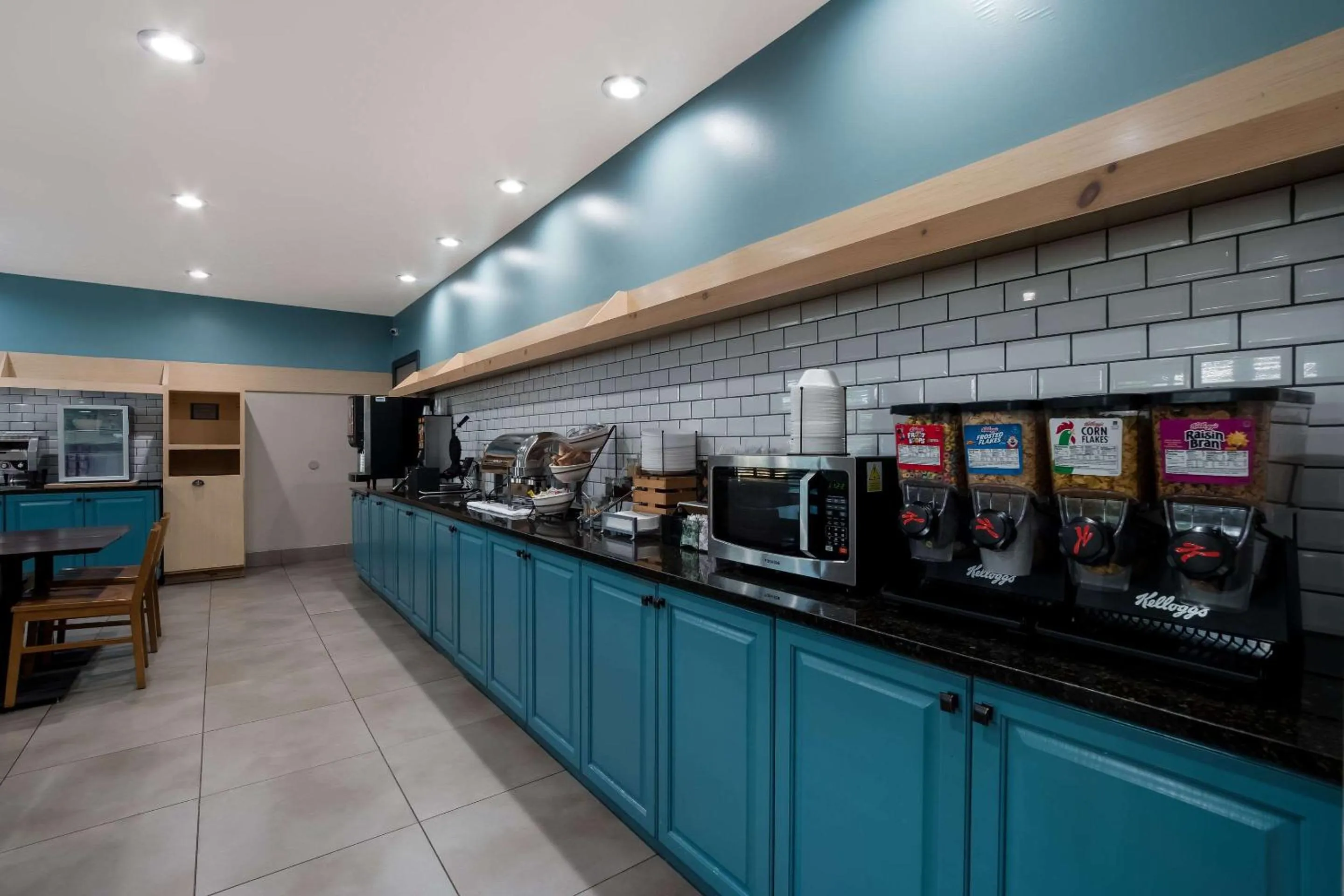 Breakfast in Country Inn & Suites by Radisson, Augusta at I-20, GA