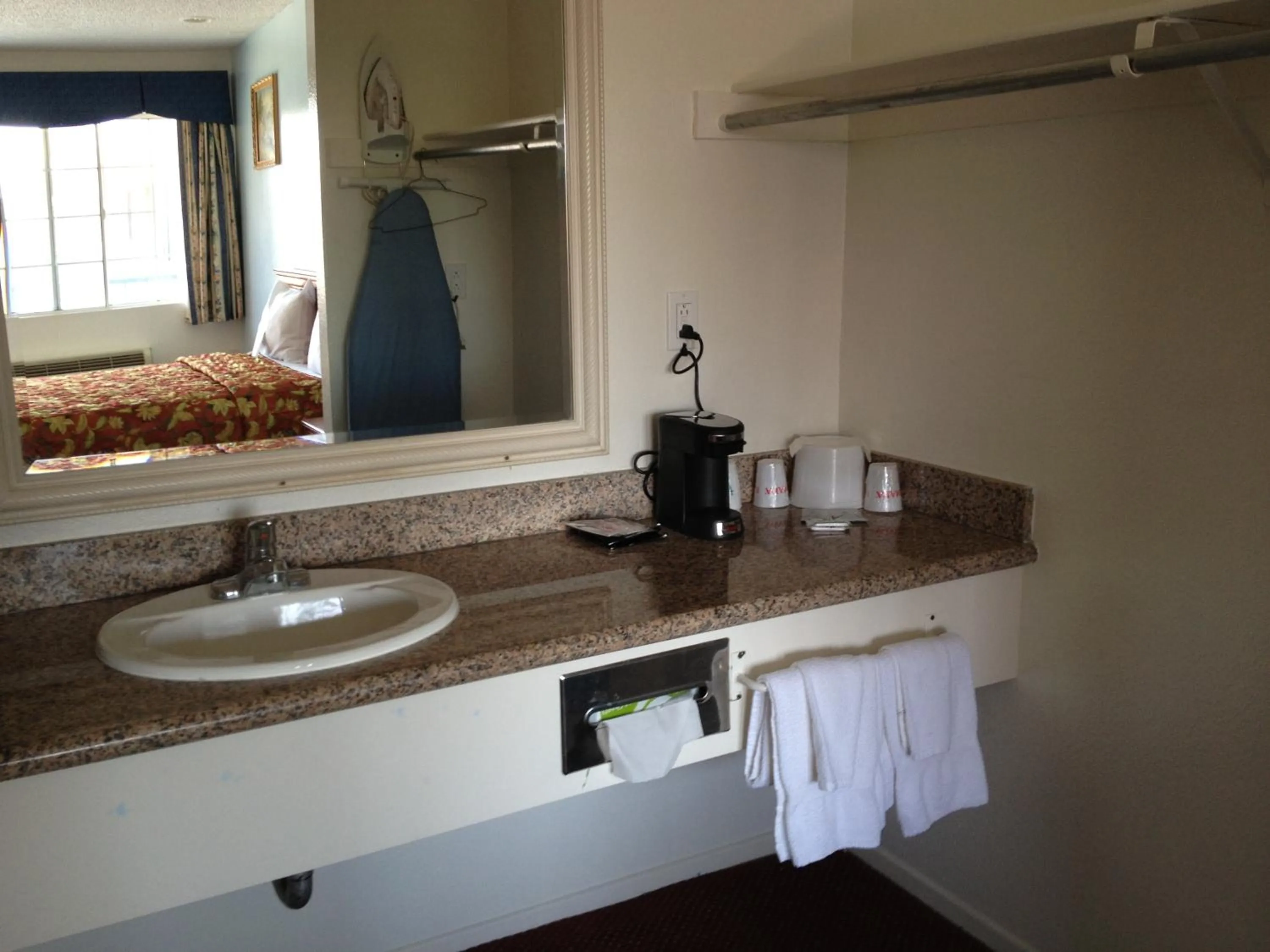 Bathroom in Scottish Inns