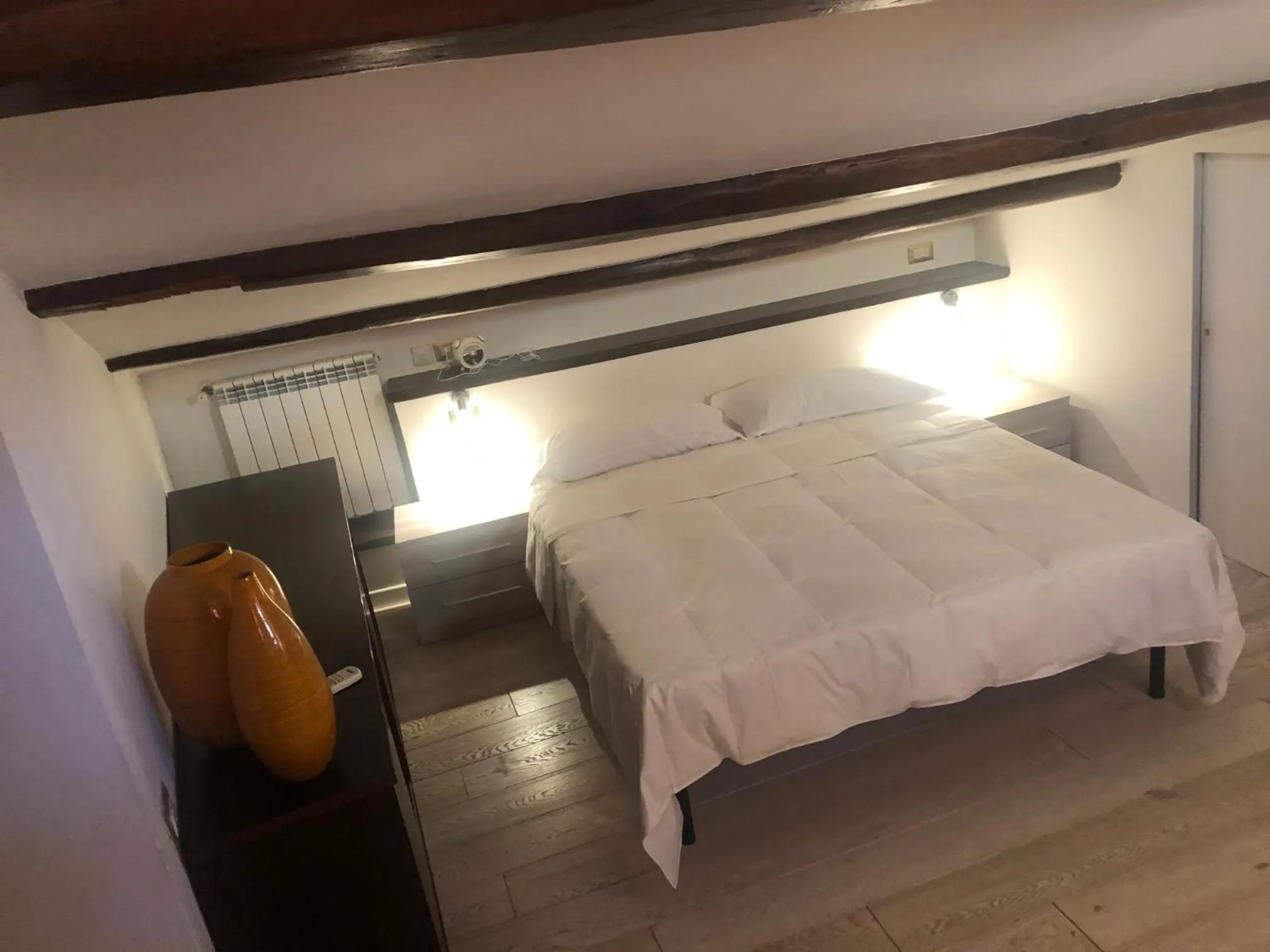 Photo of the whole room, Bed in CasaJusta Trastevere