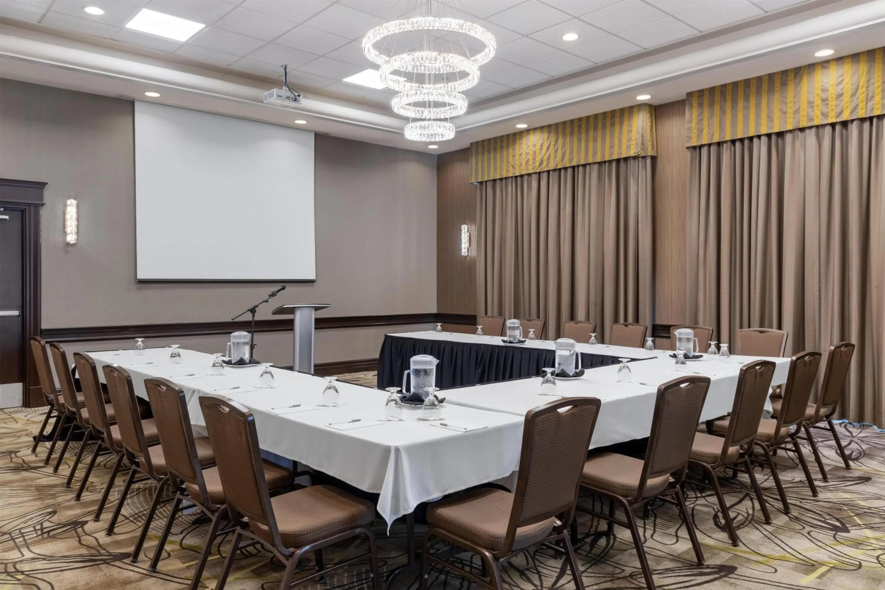 Meeting/conference room in Hilton Garden Inn Toronto/Ajax
