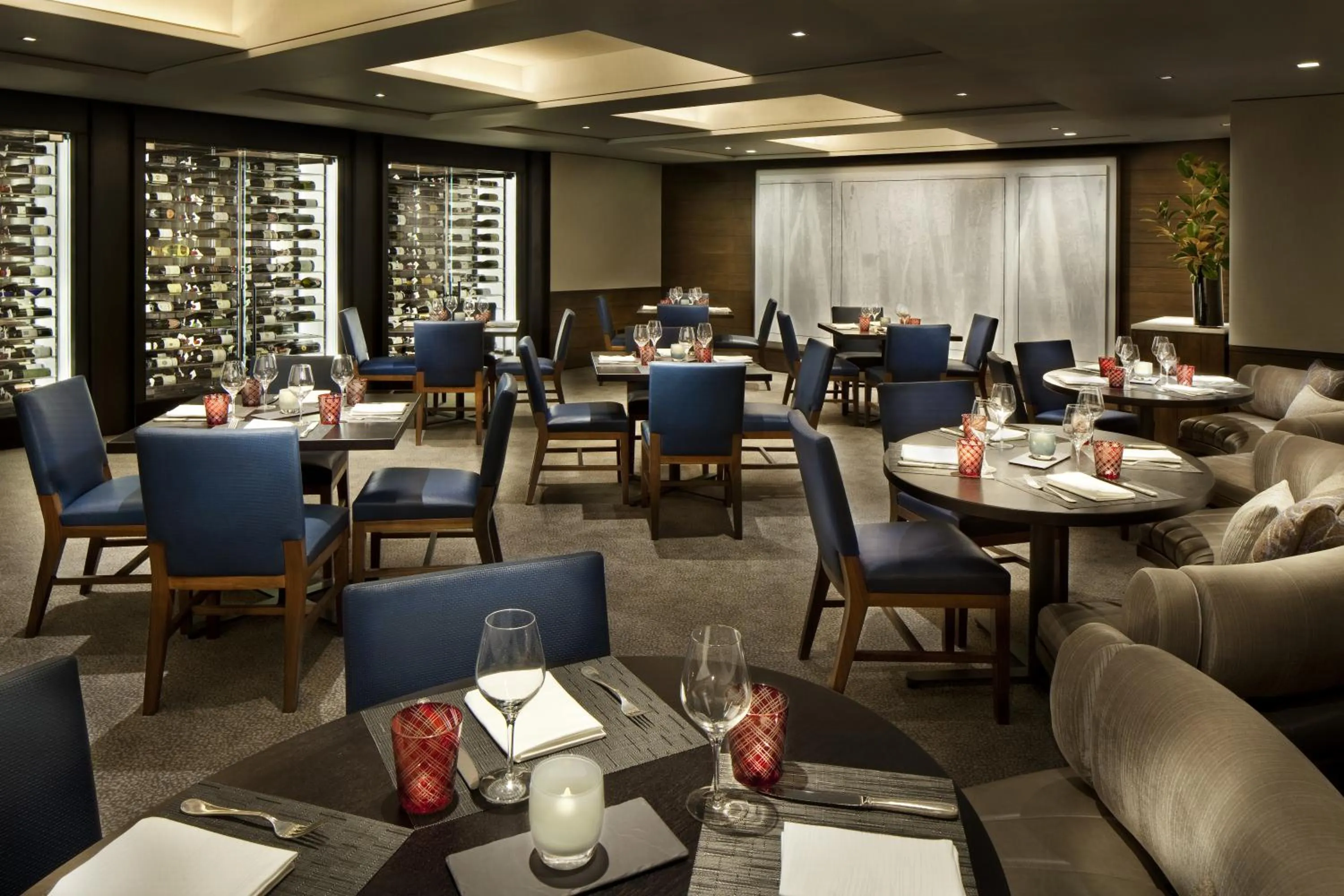 Restaurant/places to eat in The Little Nell