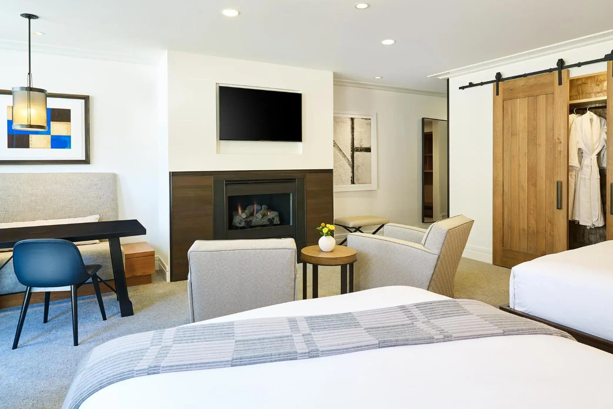 Mountain Side 1 King in The Little Nell Mountain Side 1 King in The Little Nell