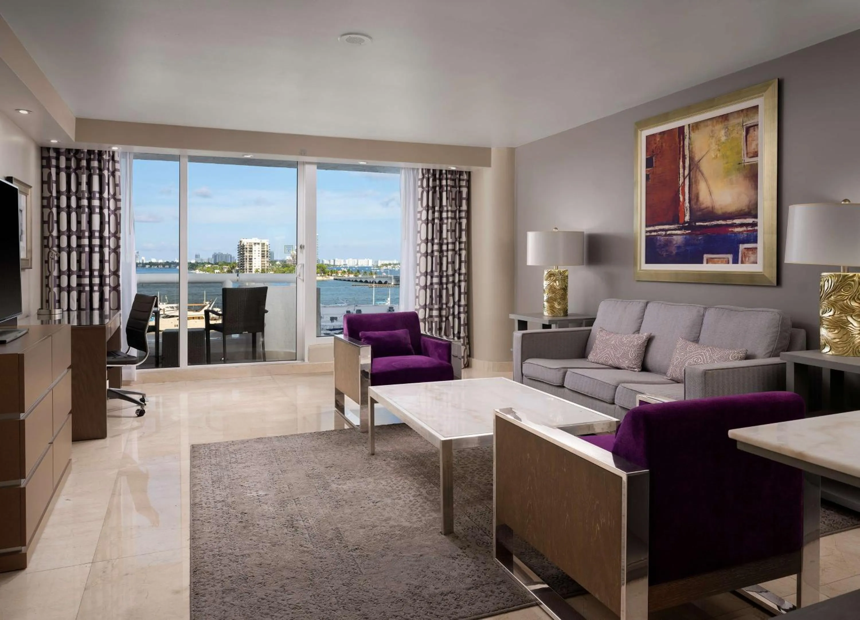 Living room in DoubleTree by Hilton Grand Hotel Biscayne Bay
