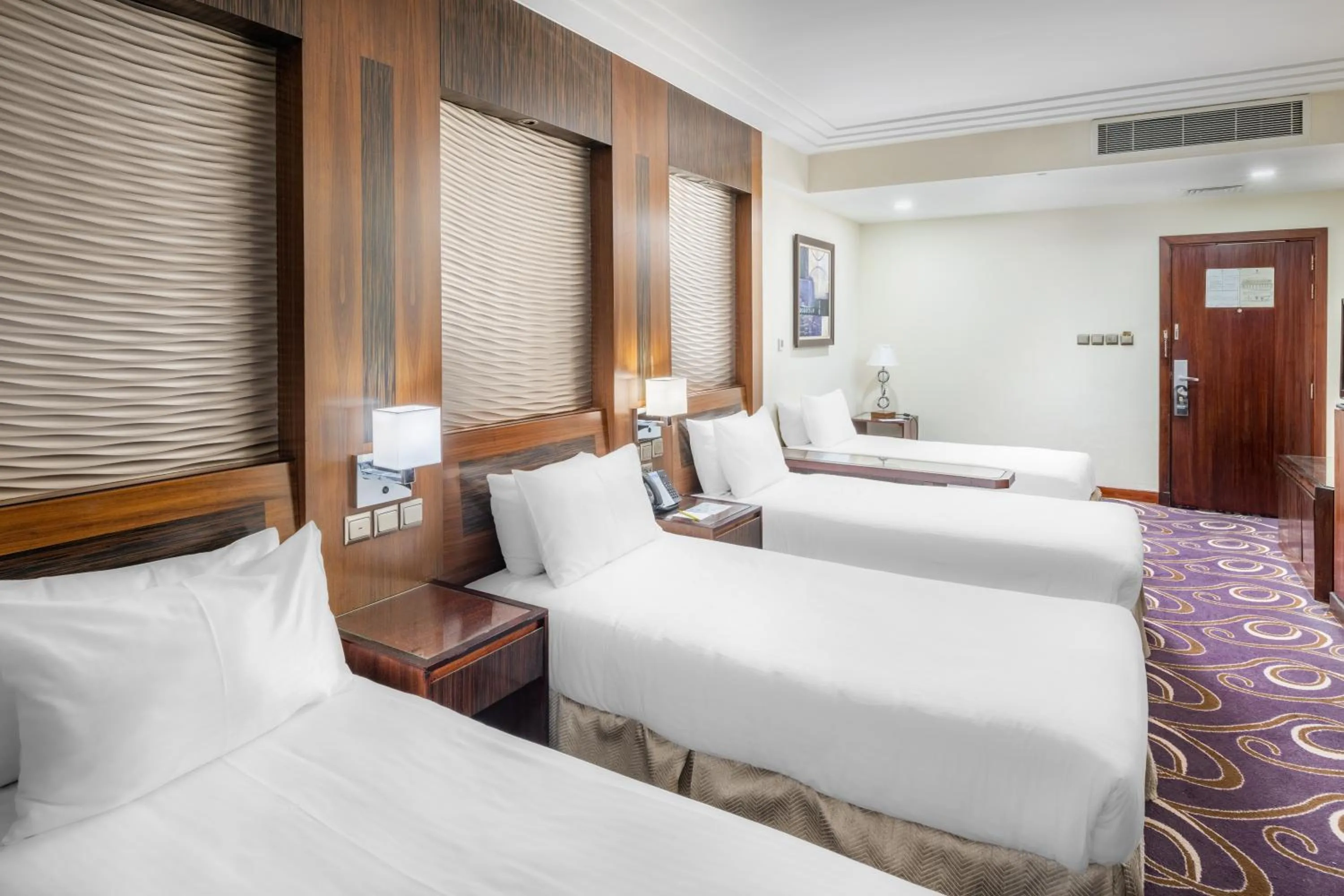 Photo of the whole room, Bed in Elaf Kinda Hotel