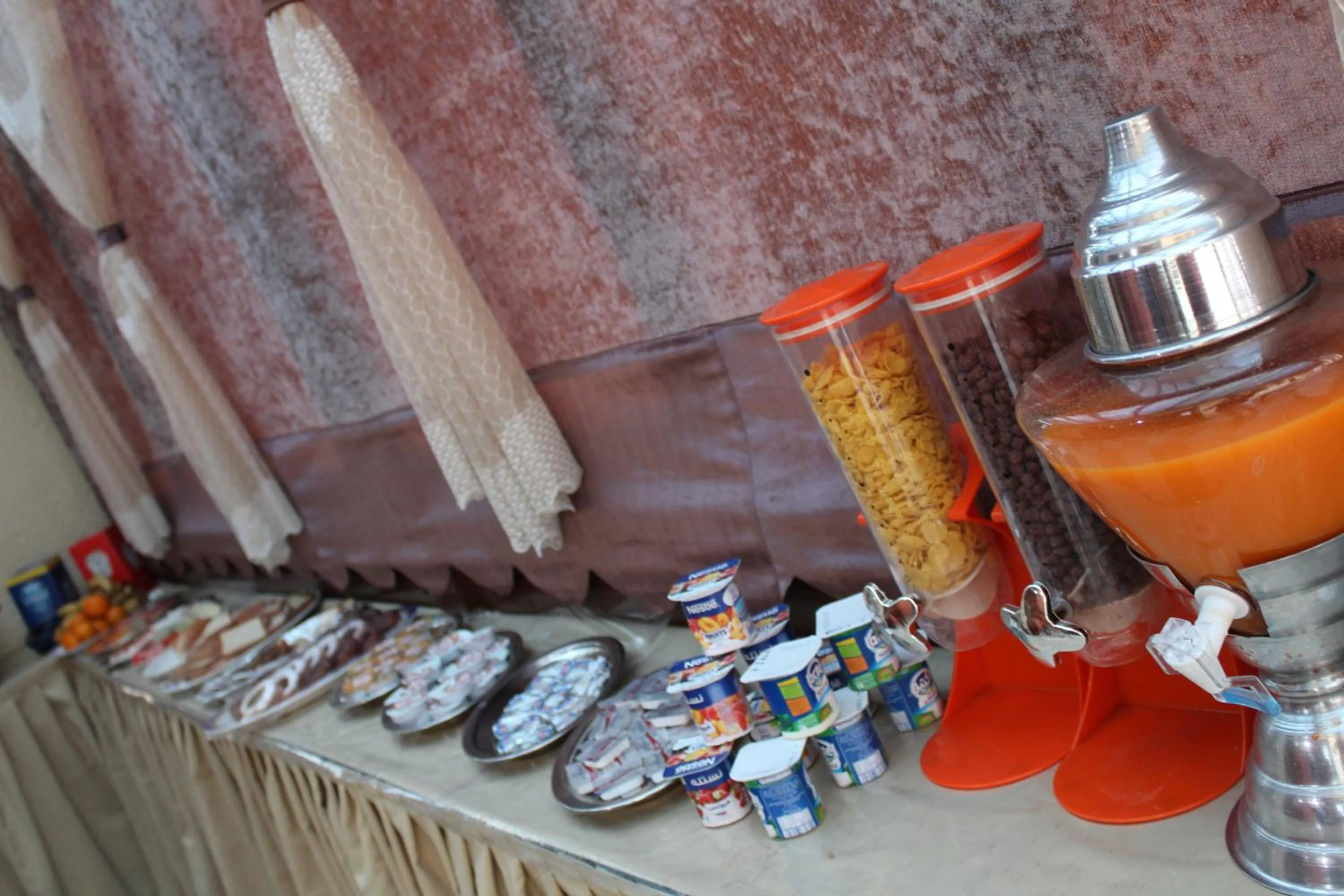 Restaurant/places to eat in Osiris Hotel Cairo