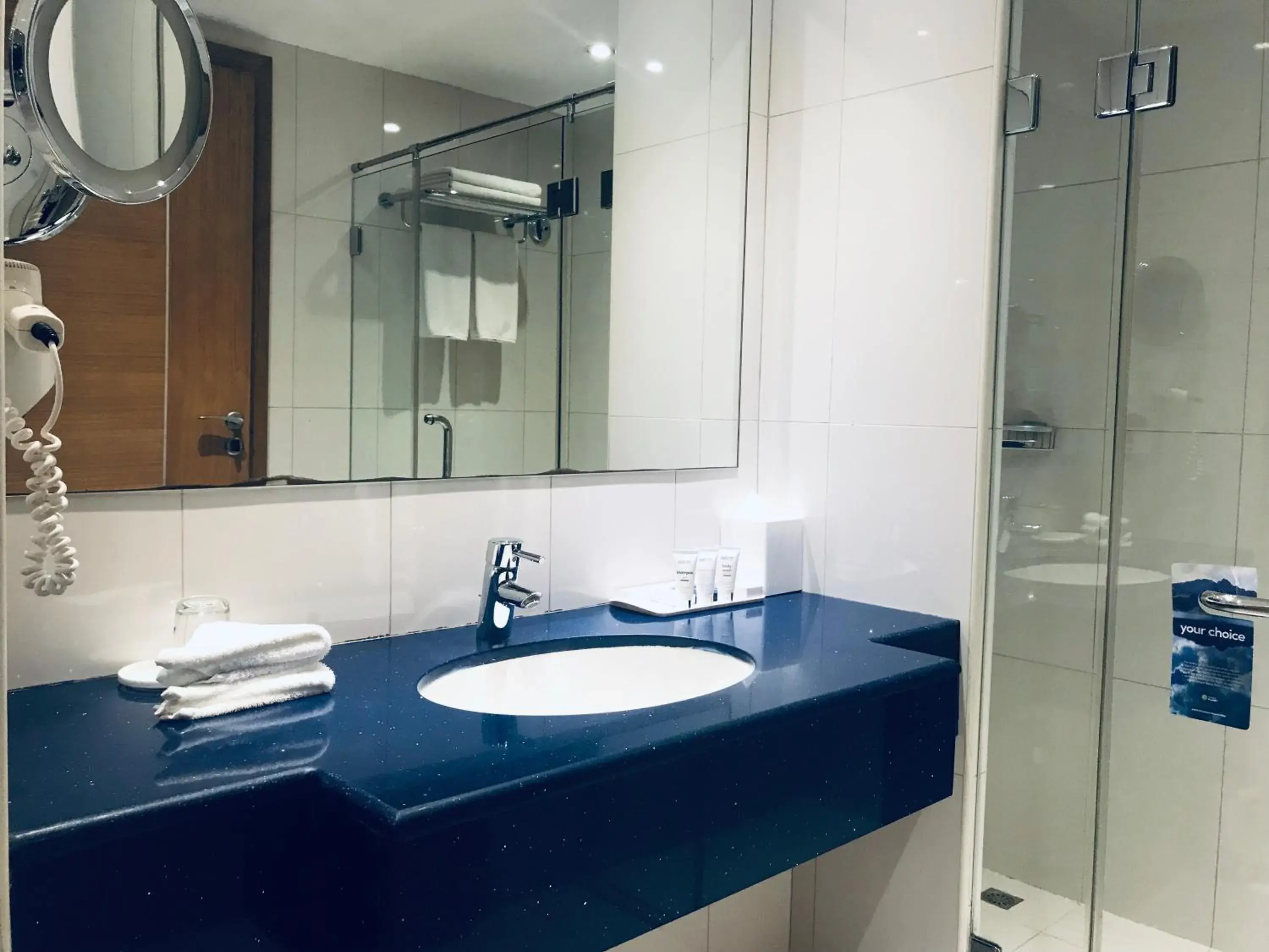 Standard Room with City View - High Floor in Golden Tulip Muscat Standard Room with City View - High Floor in Golden Tulip Muscat