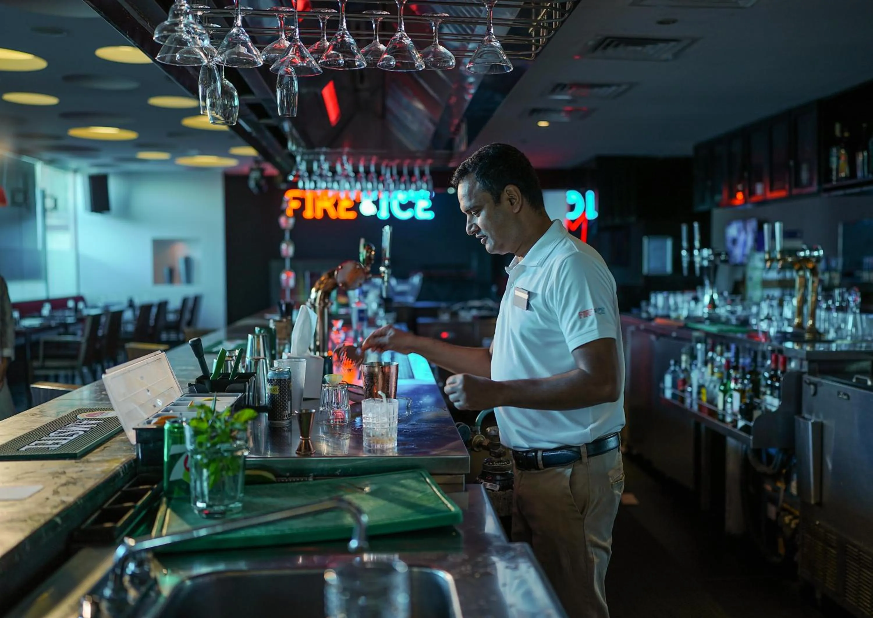 Restaurant/places to eat in Golden Tulip Muscat