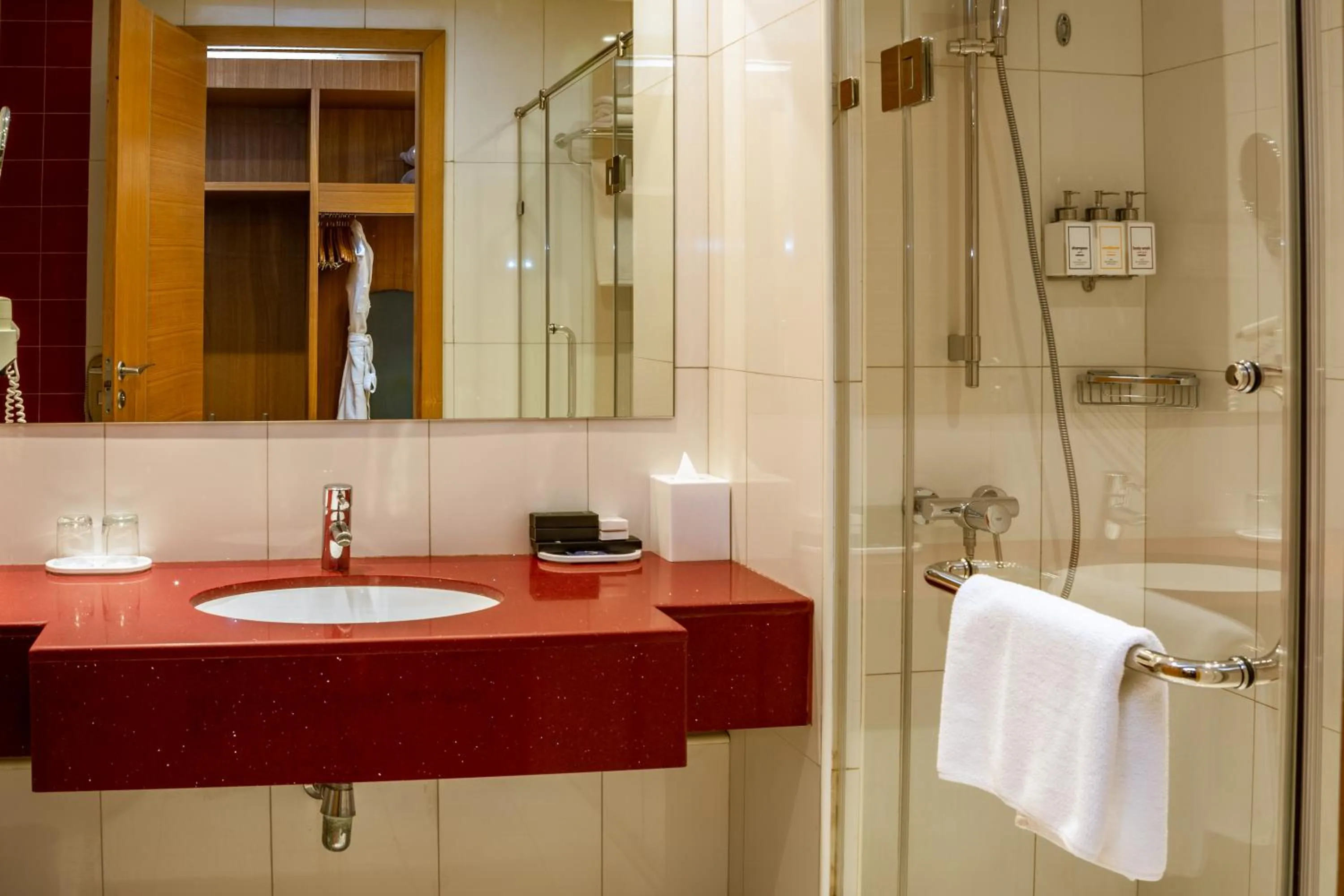Bathroom in Golden Tulip Muscat