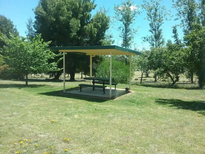 Hilltops Retreat Motor Inn