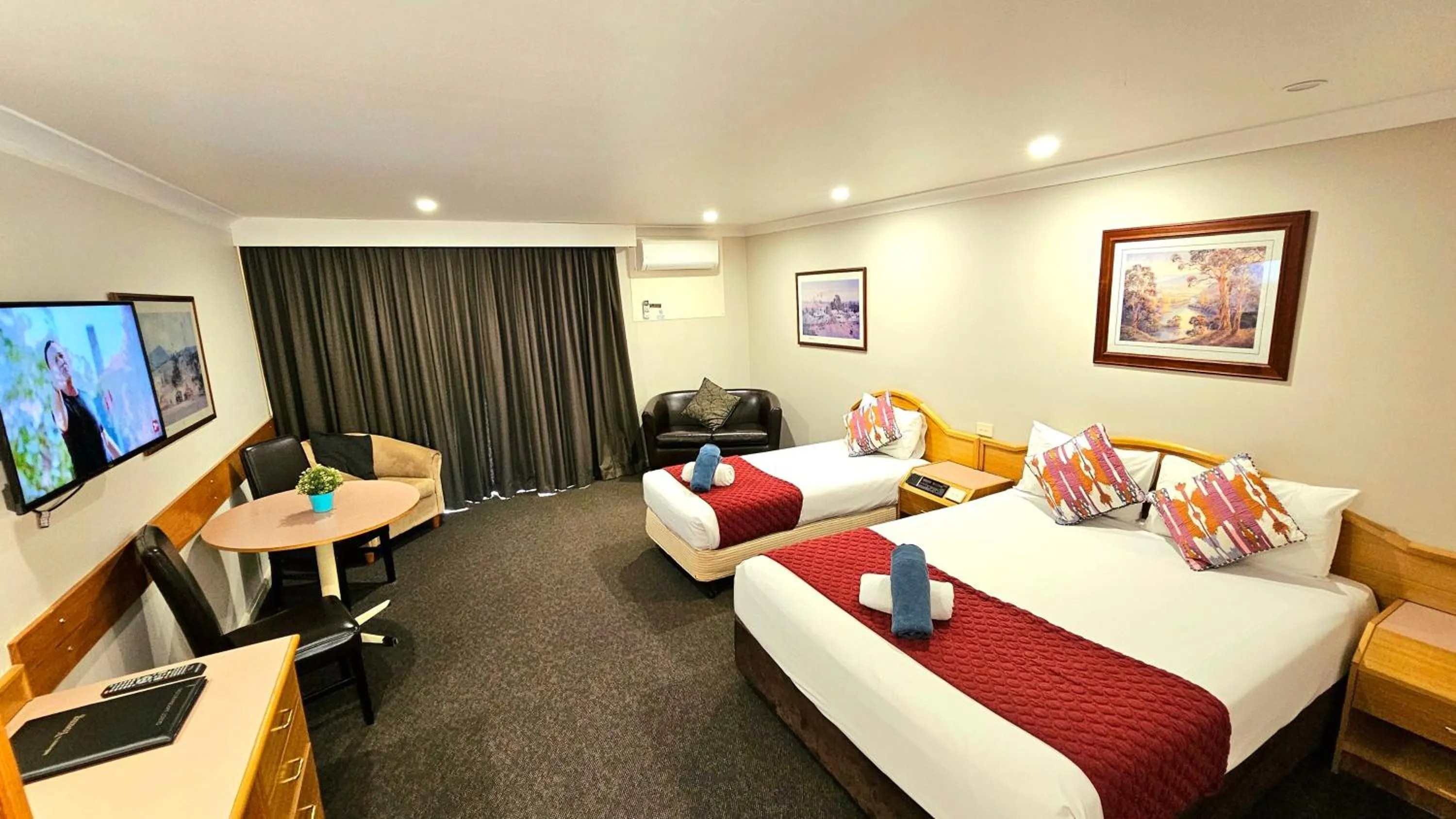 Hilltops Retreat Motor Inn