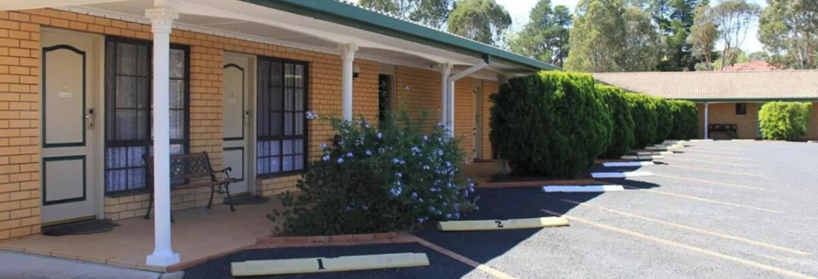 Hilltops Retreat Motor Inn