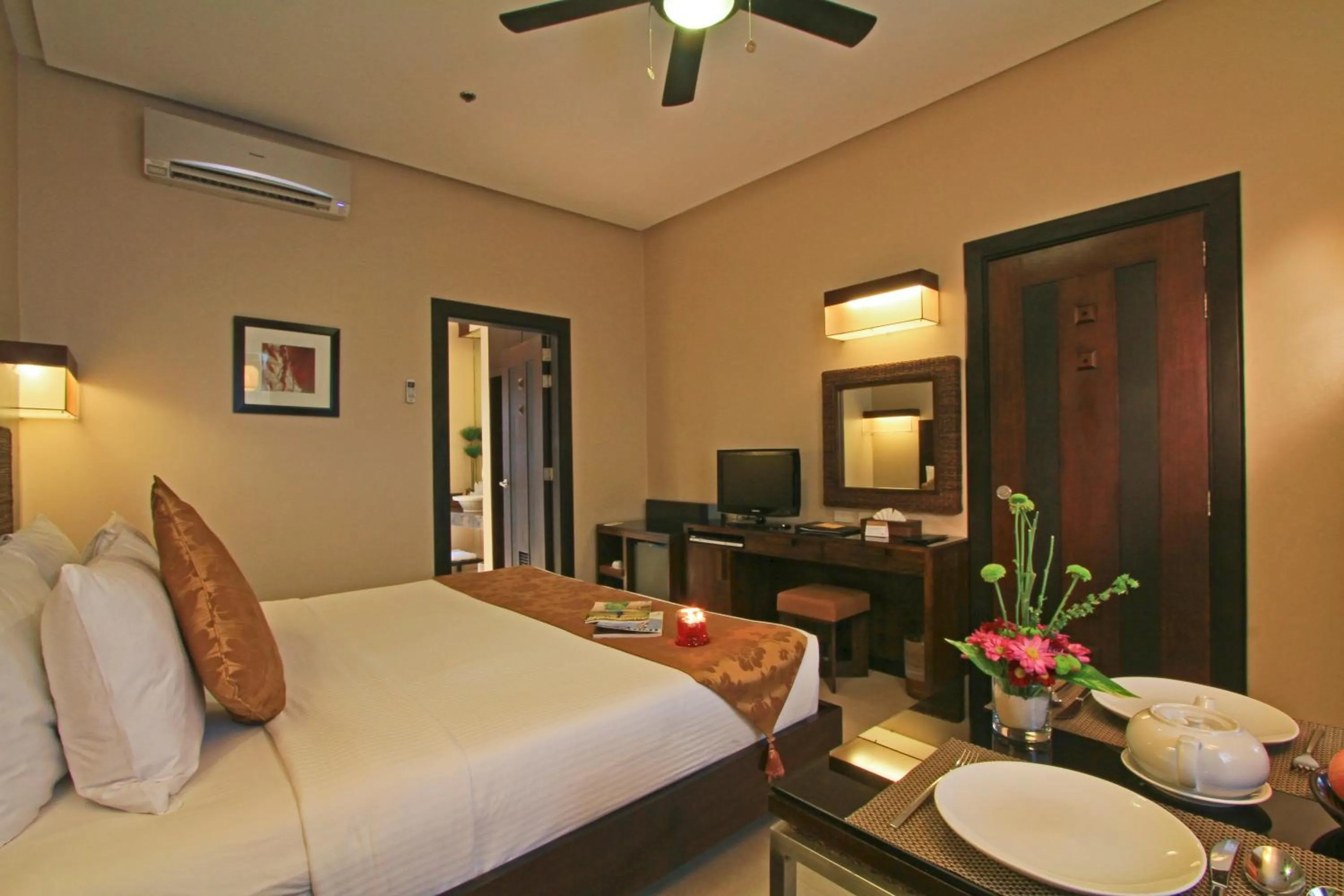 Bed in Two Seasons Boracay Resort