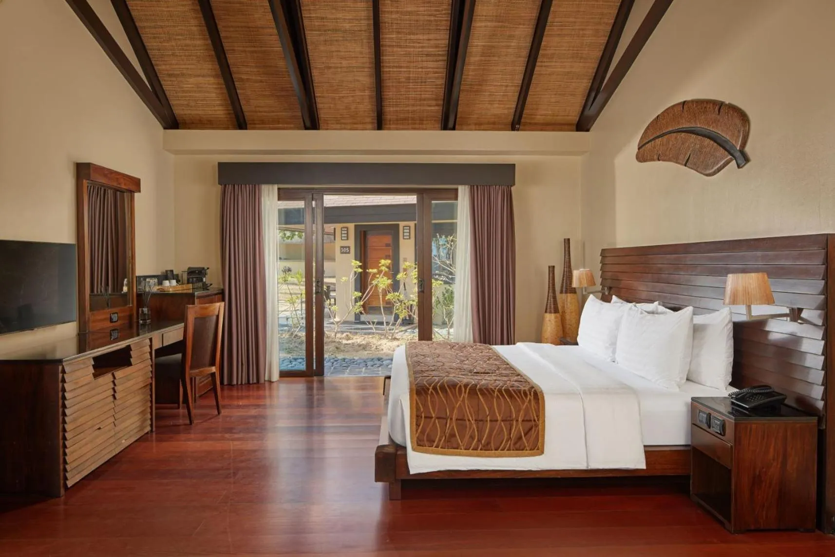 Bed in Two Seasons Coron Island Resort