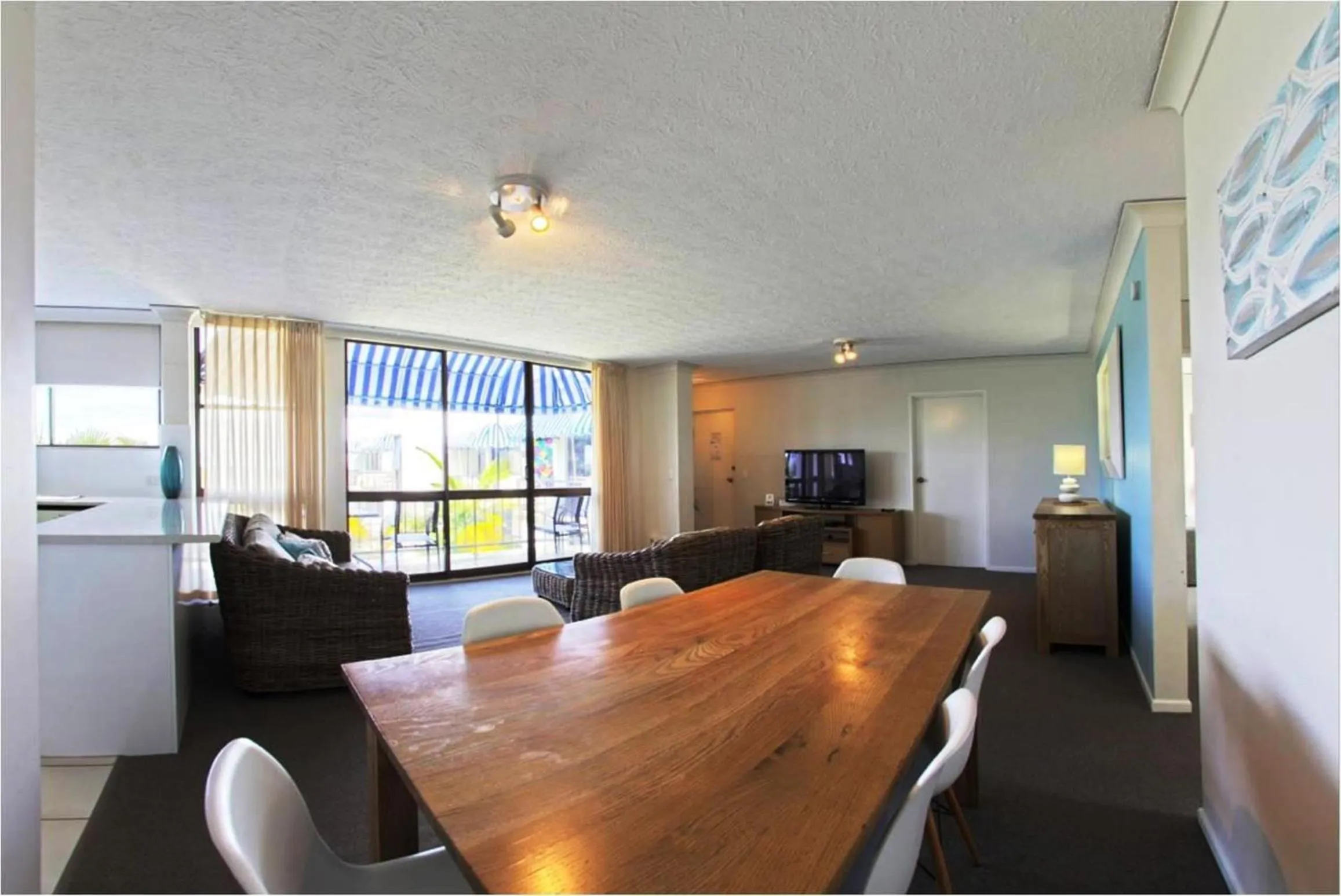 Dining area in Headland Tropicana Resort