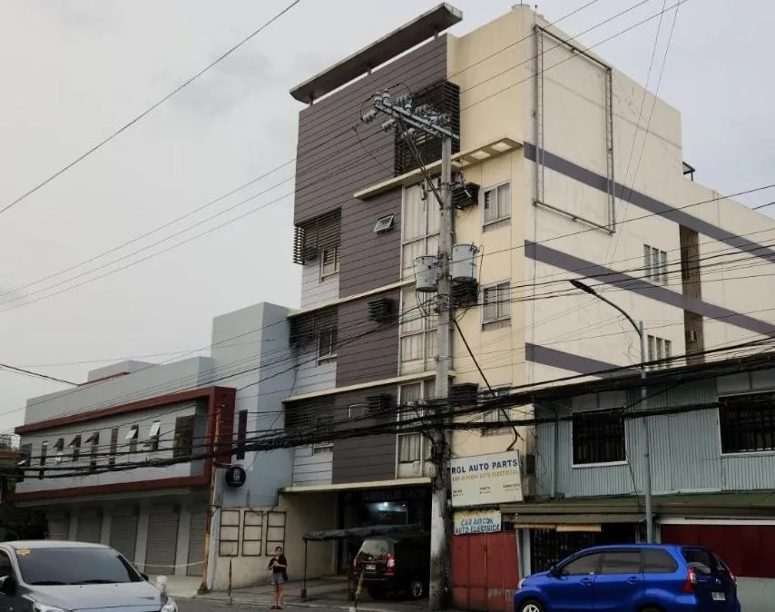 Lorenzzo Suites Hotel Makati