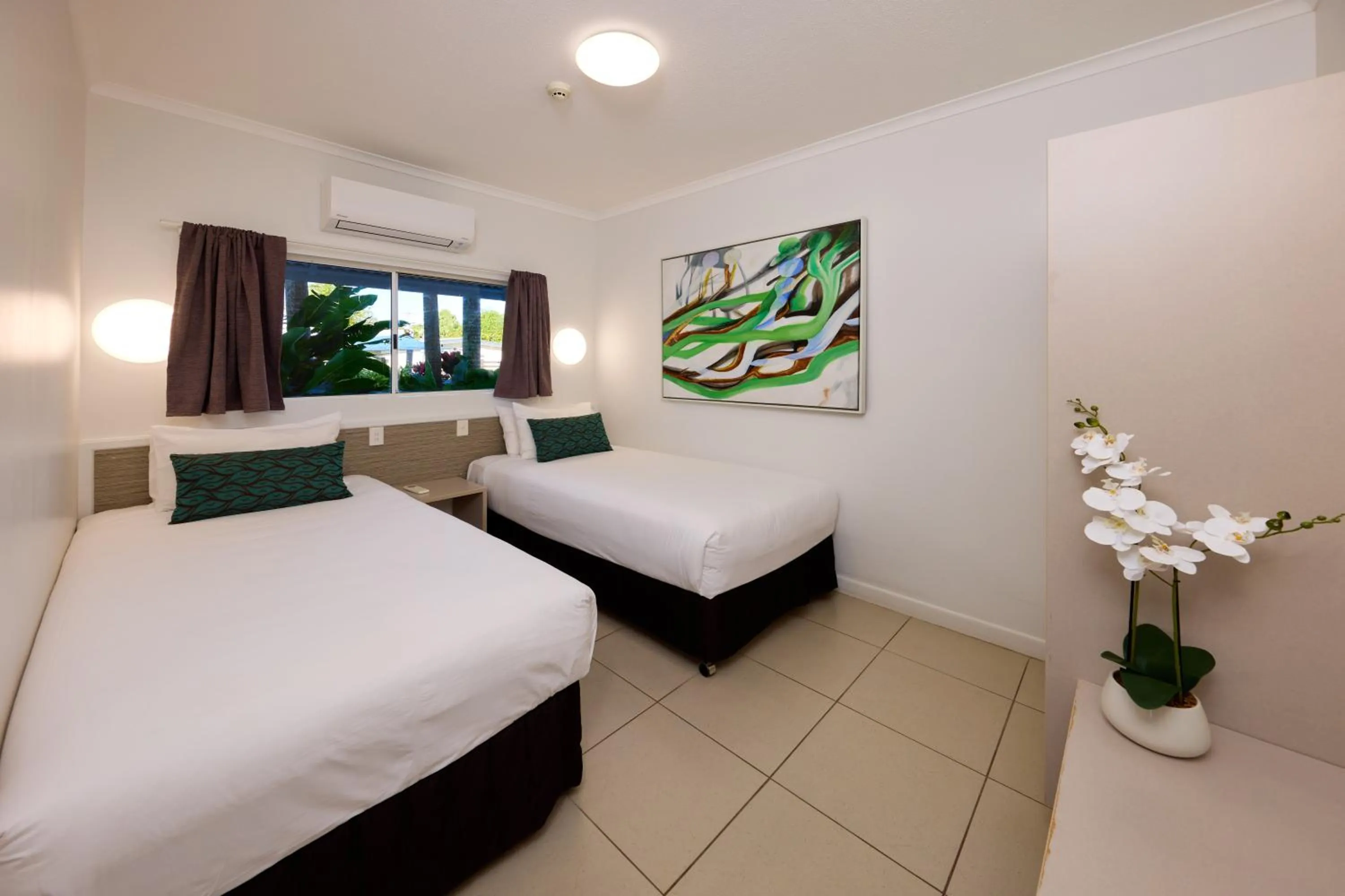 Bed in Club Wyndham Mission Beach