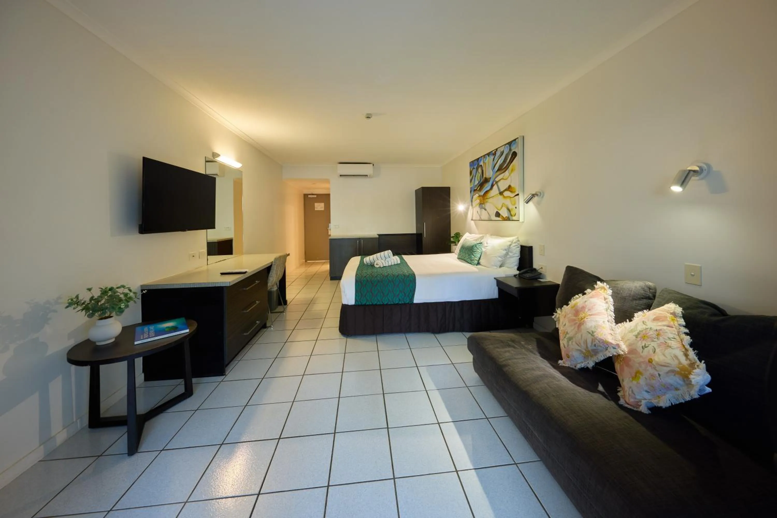 Bed in Club Wyndham Mission Beach