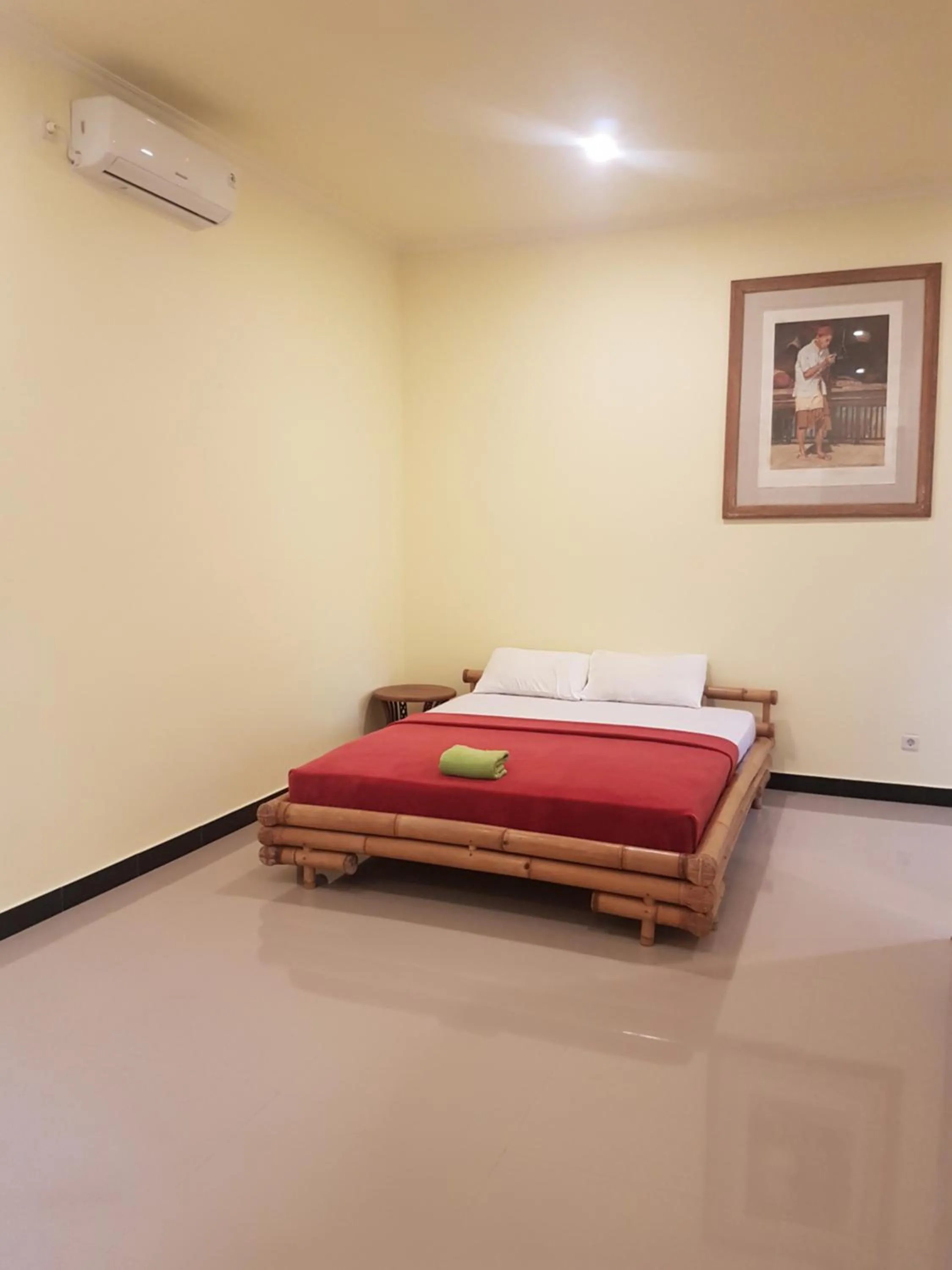 Bed in Puri Mandhara Lovina