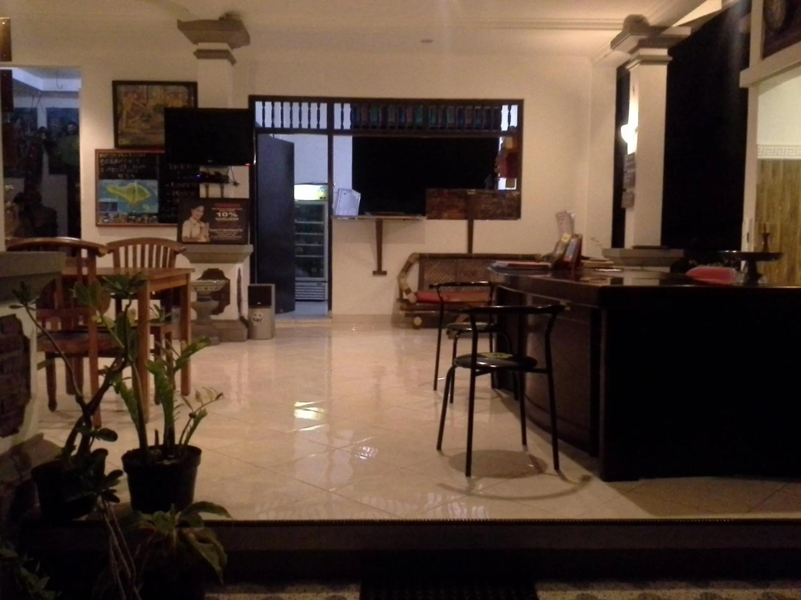 Restaurant/places to eat in Puri Mandhara Lovina