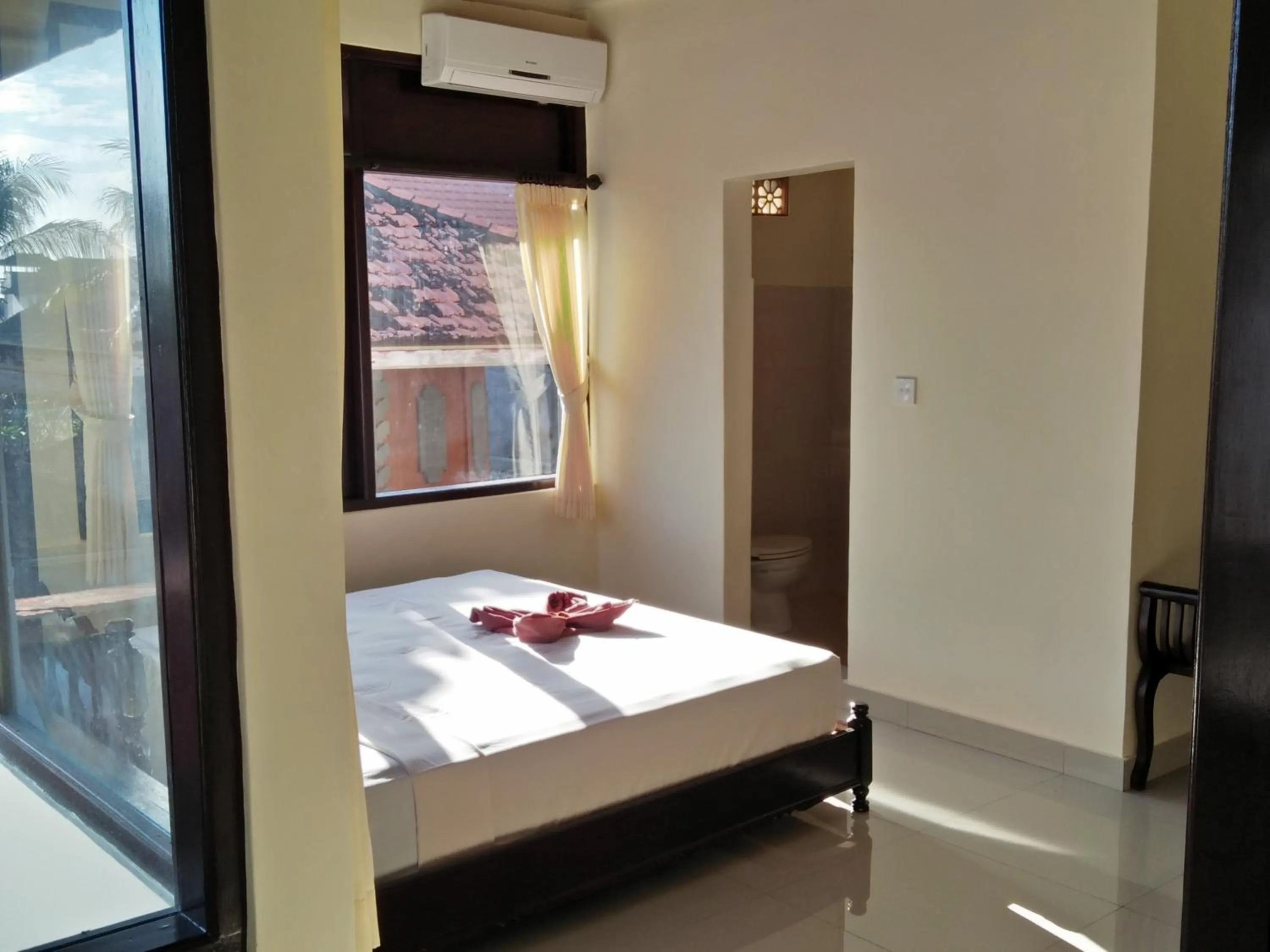 Bedroom, Bed in Puri Mandhara Lovina