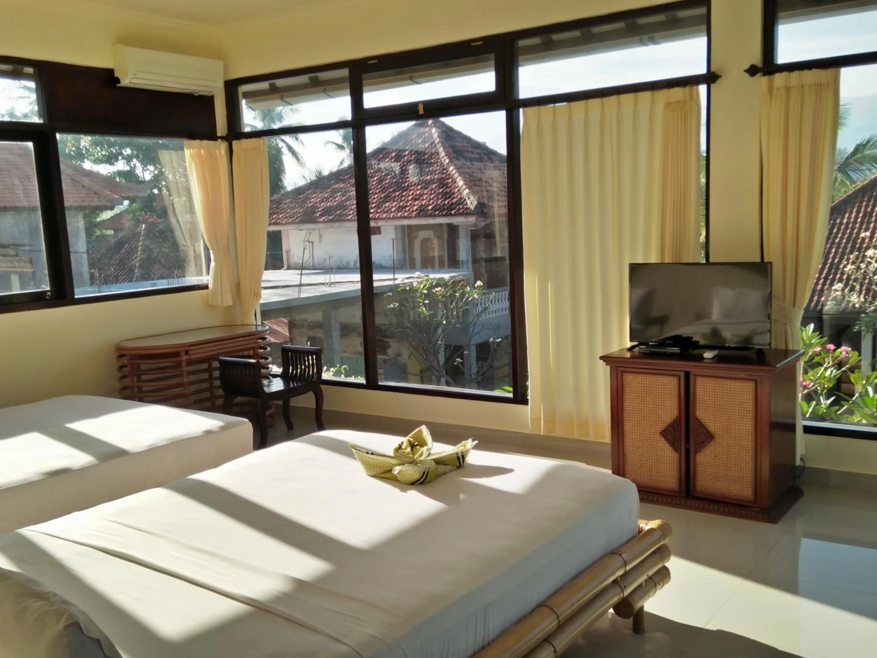 Bedroom, Bed in Puri Mandhara Lovina