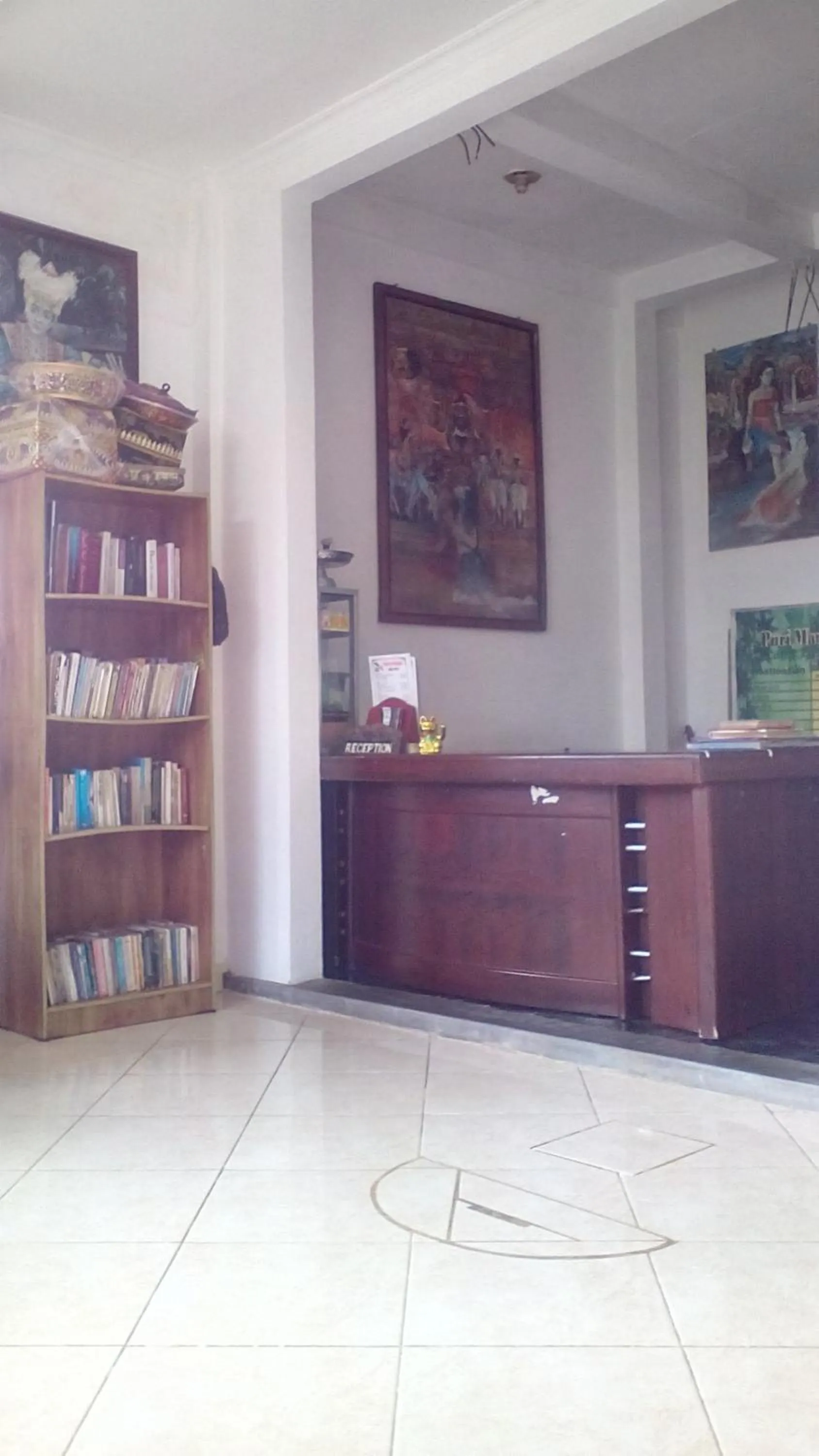 Library in Puri Mandhara Lovina