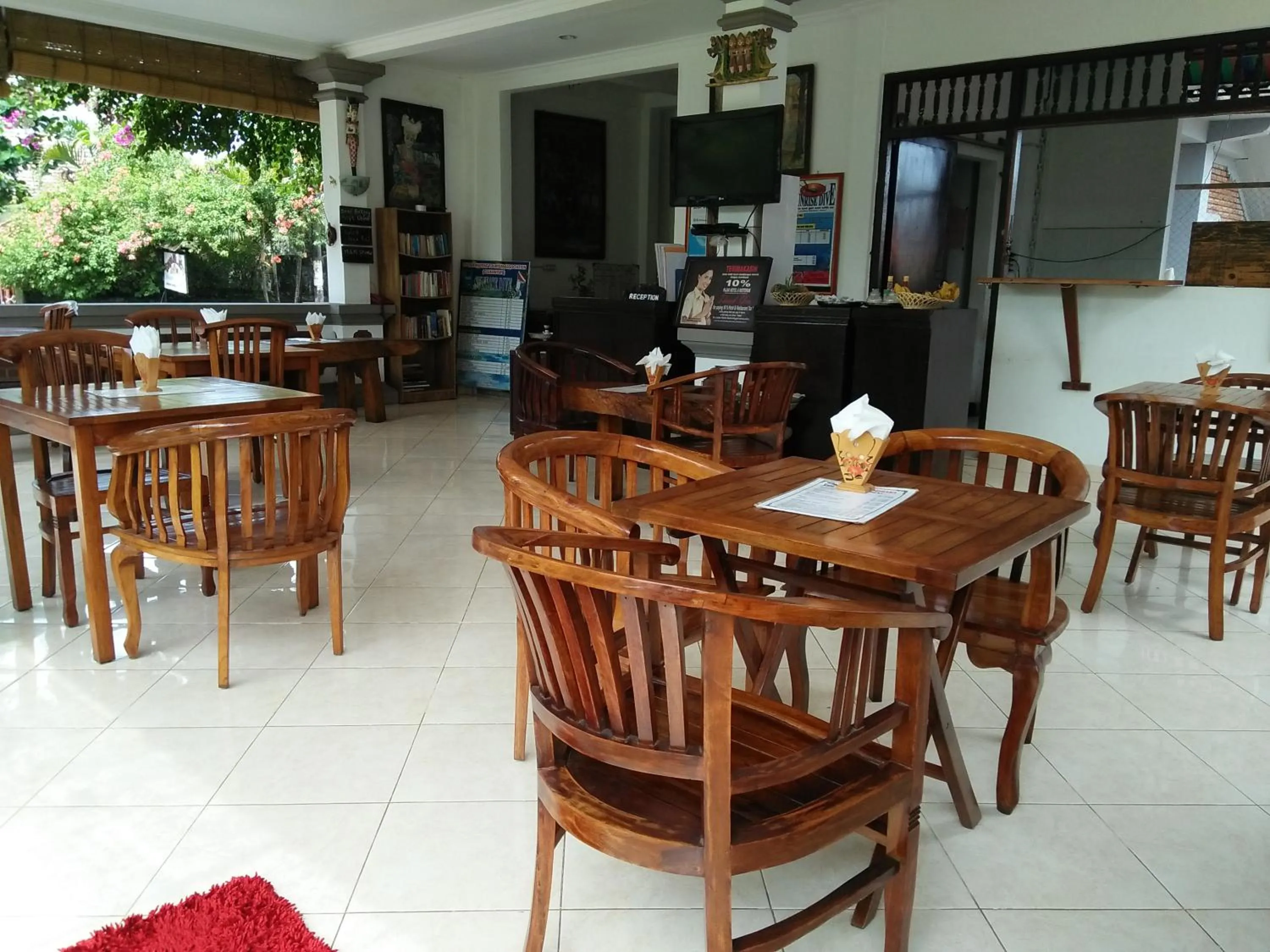 Restaurant/places to eat in Puri Mandhara Lovina