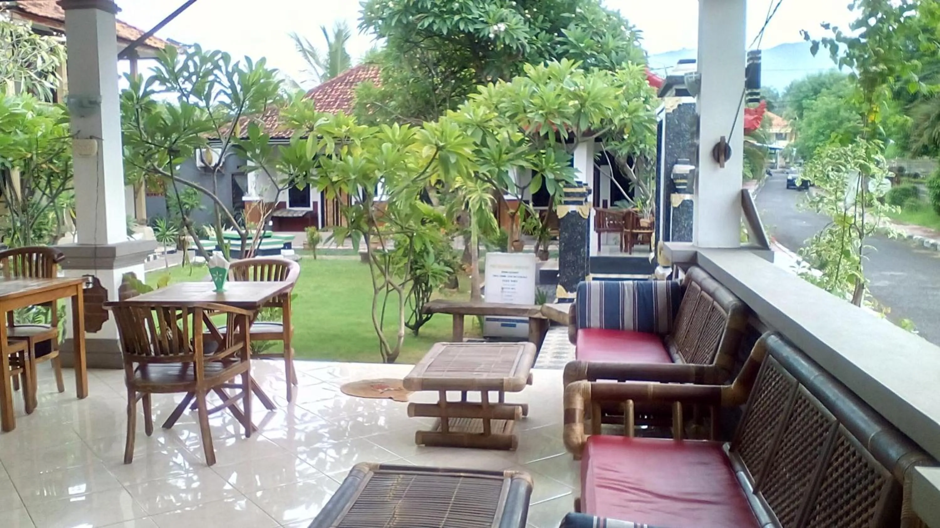 Restaurant/places to eat in Puri Mandhara Lovina
