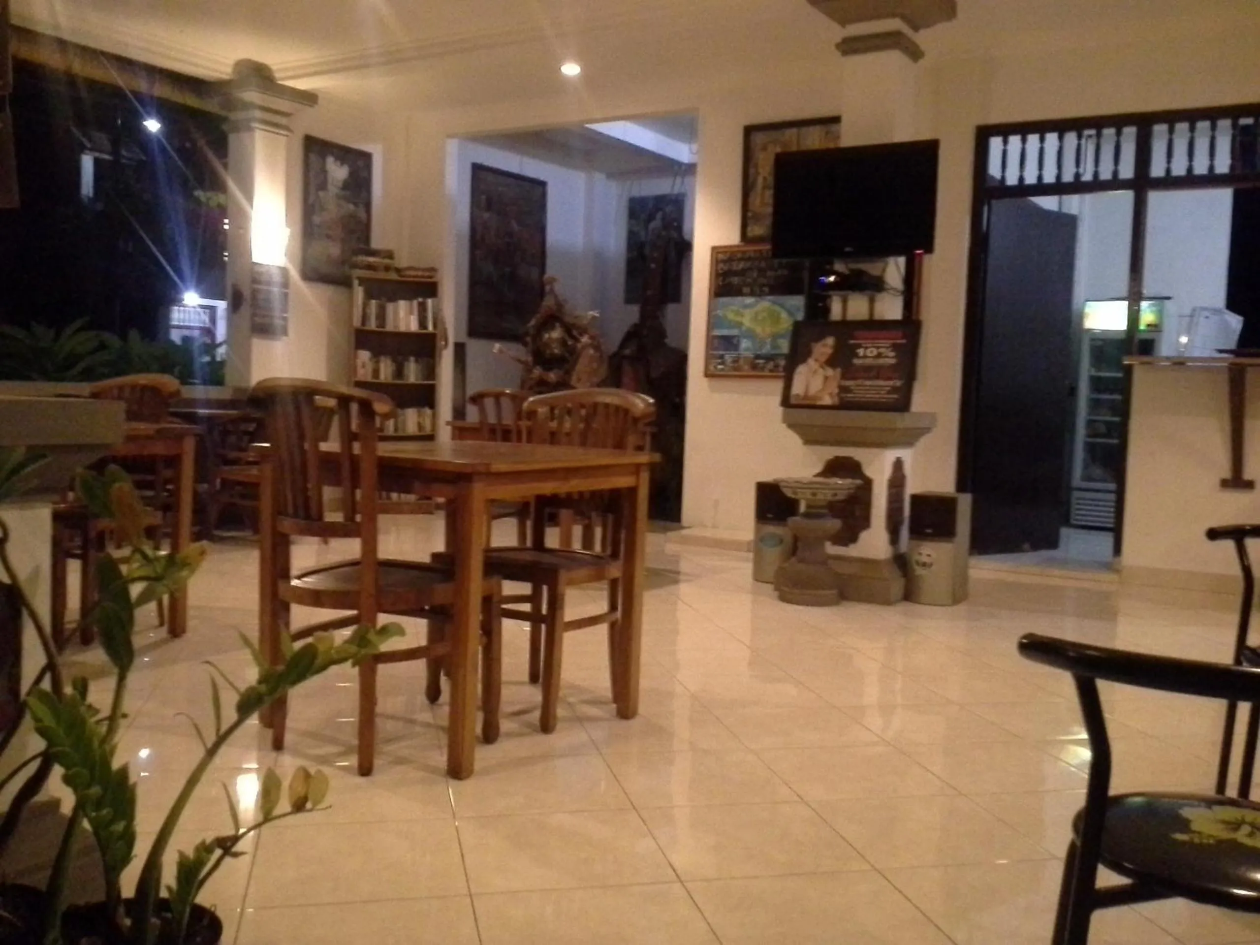 Restaurant/places to eat in Puri Mandhara Lovina