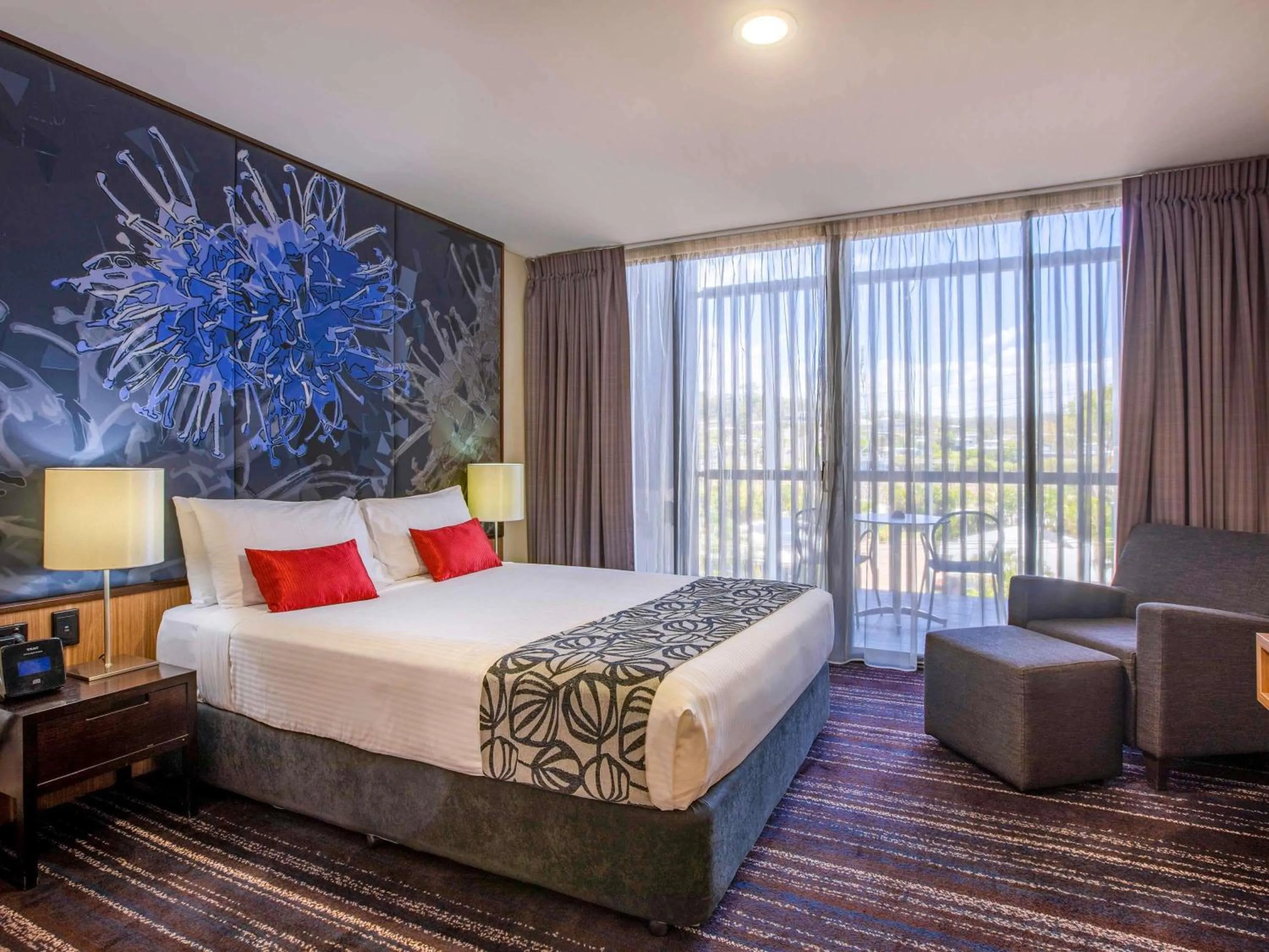 Property building, Bed in Mantra Gladstone