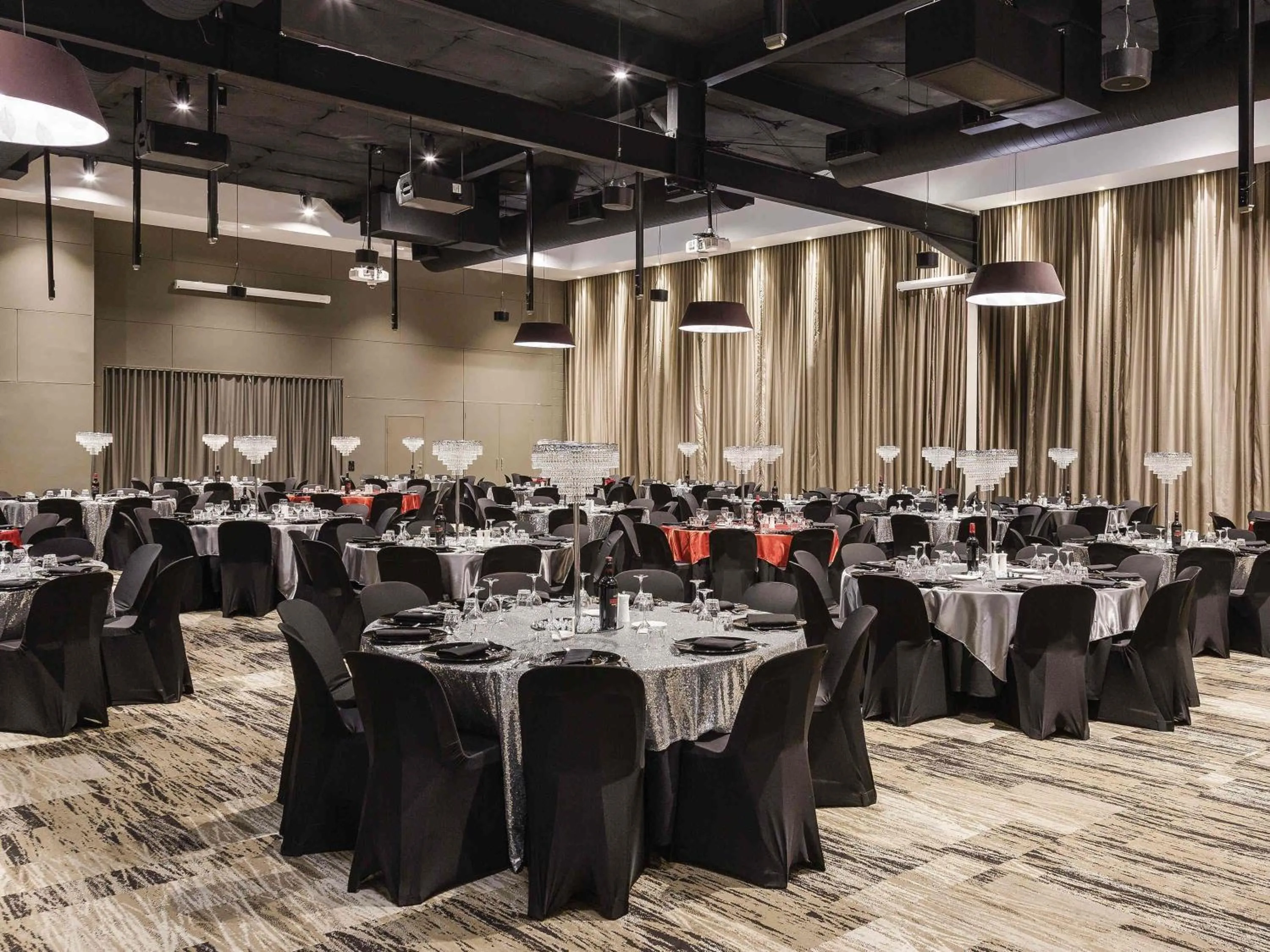 Meeting/conference room in Mantra Gladstone