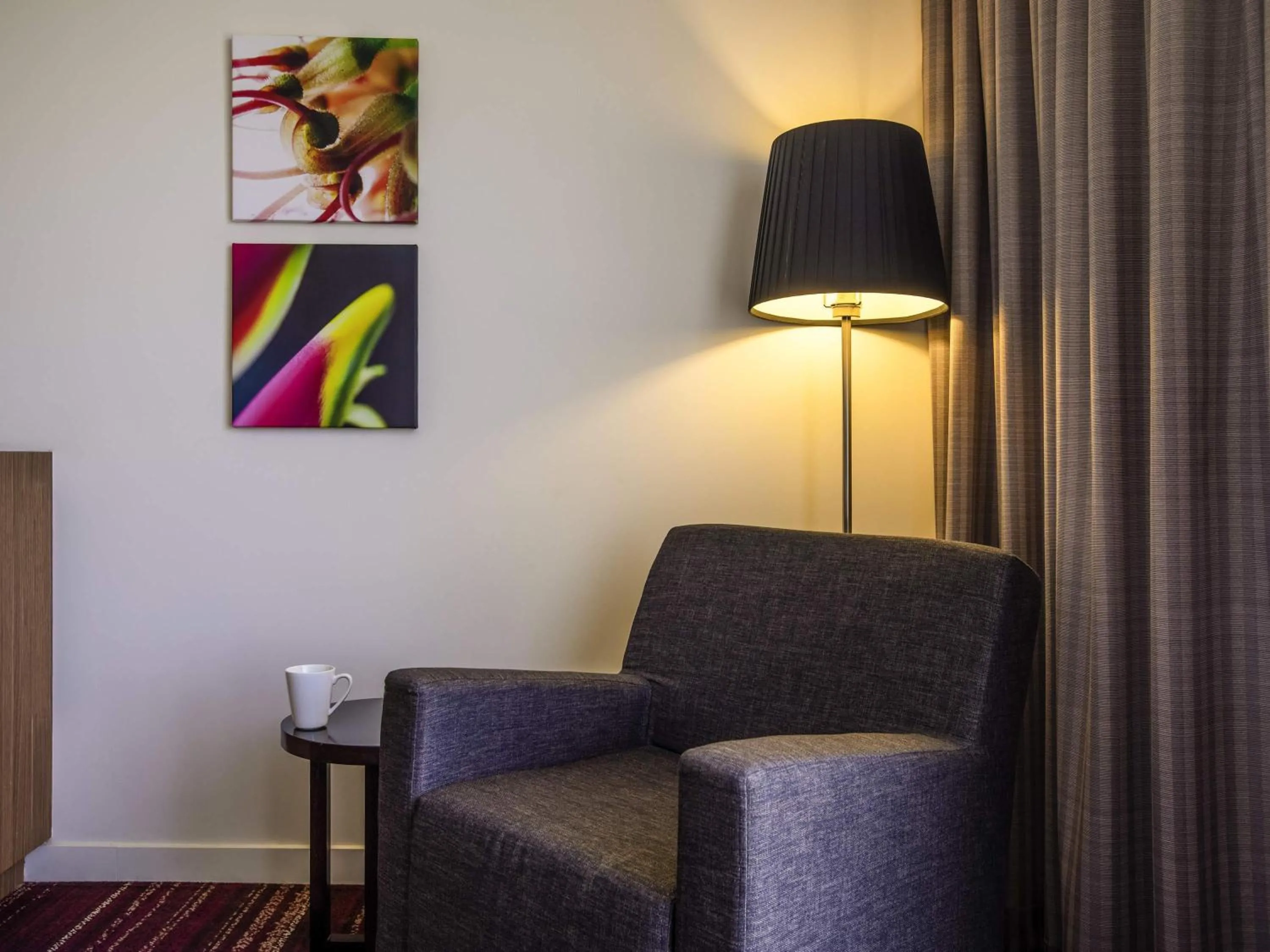 Bedroom in Mantra Gladstone