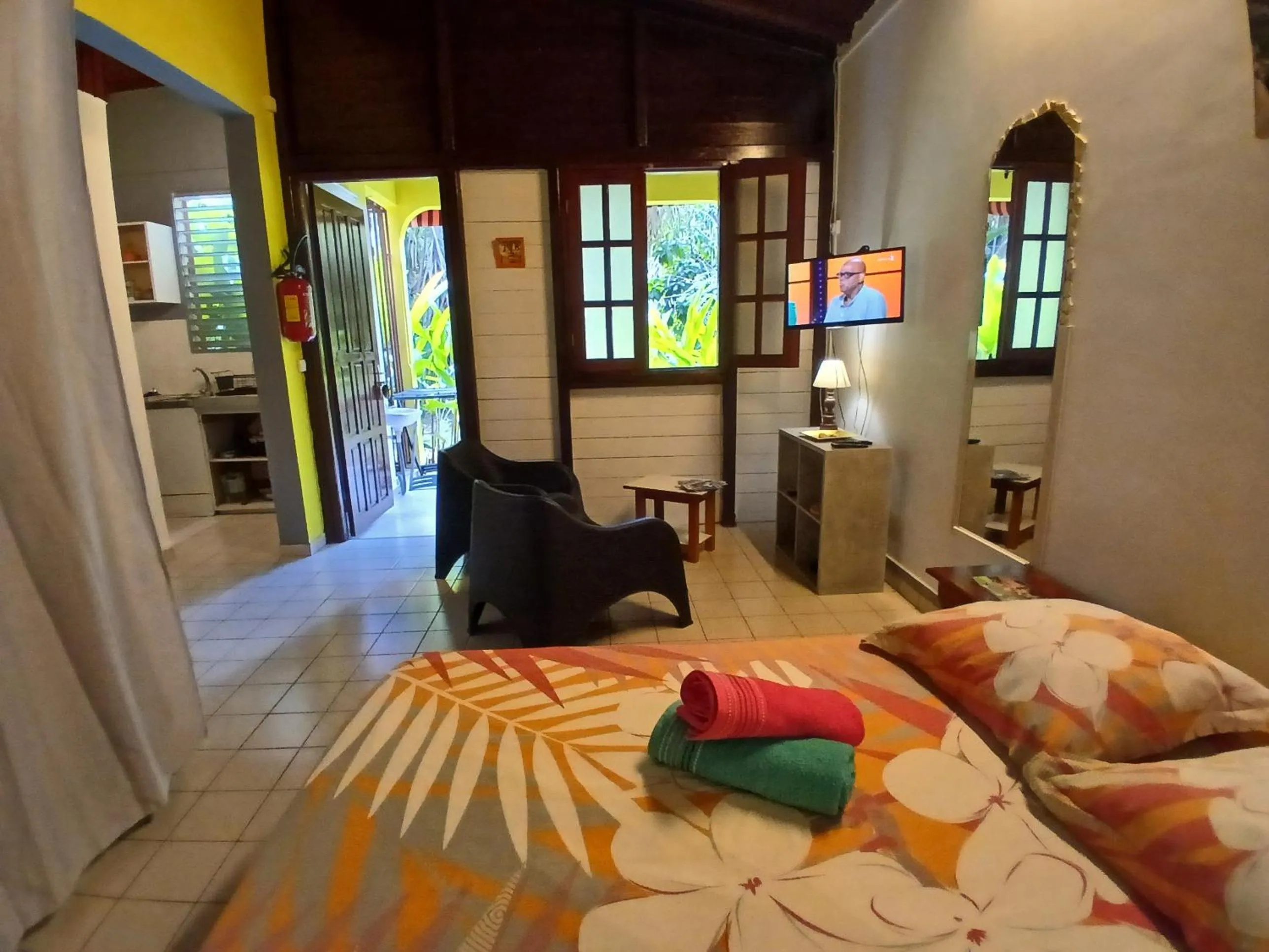 Photo of the whole room, Bed in Résidence Les MANGUIERS OTANTIK