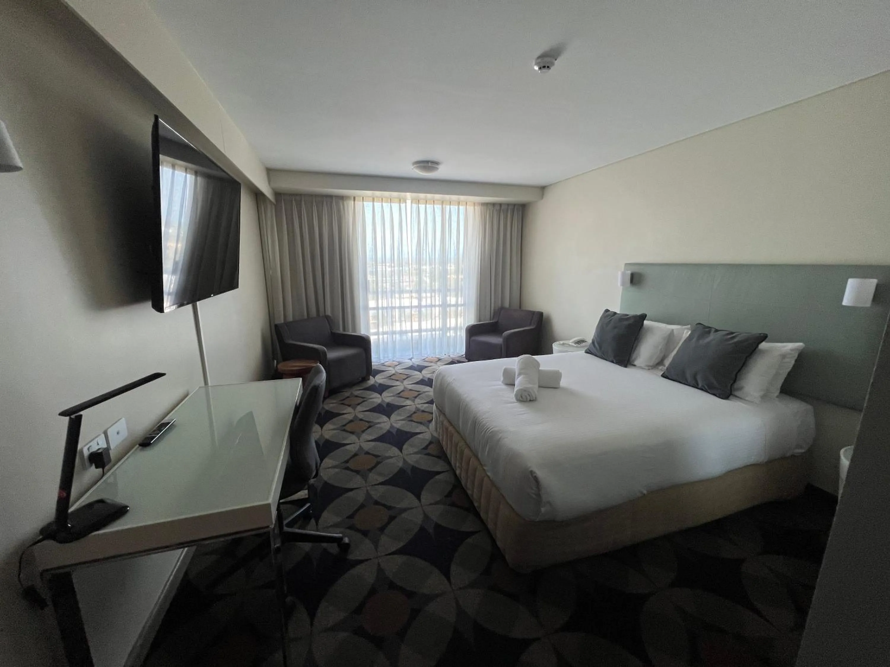 Photo of the whole room, Bed in The Gladstone